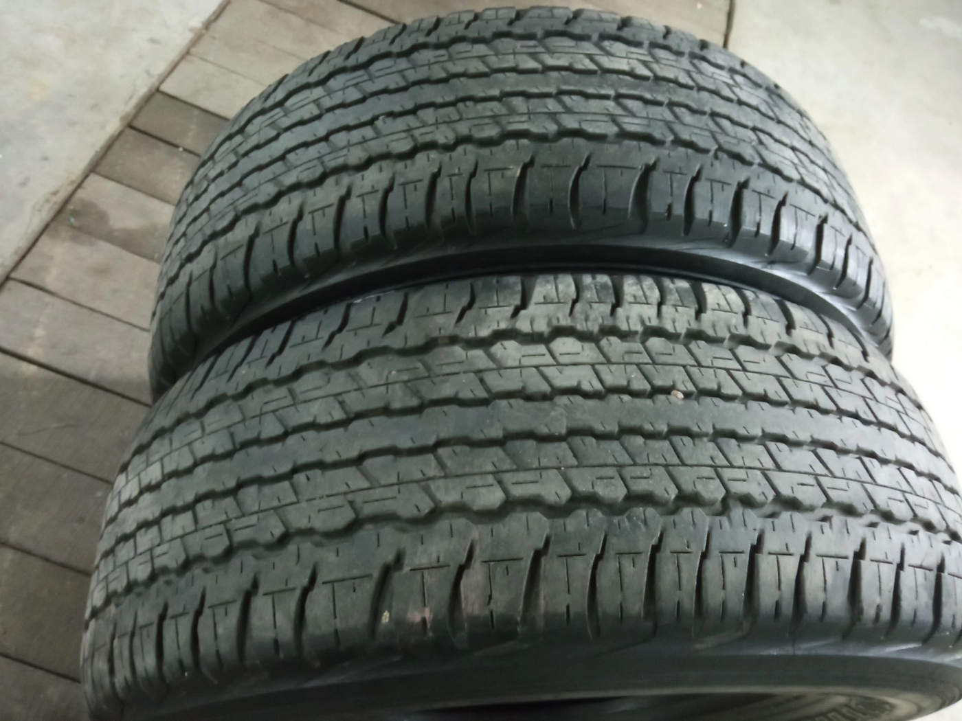 R17 285 65 Dunlop Grandtrec