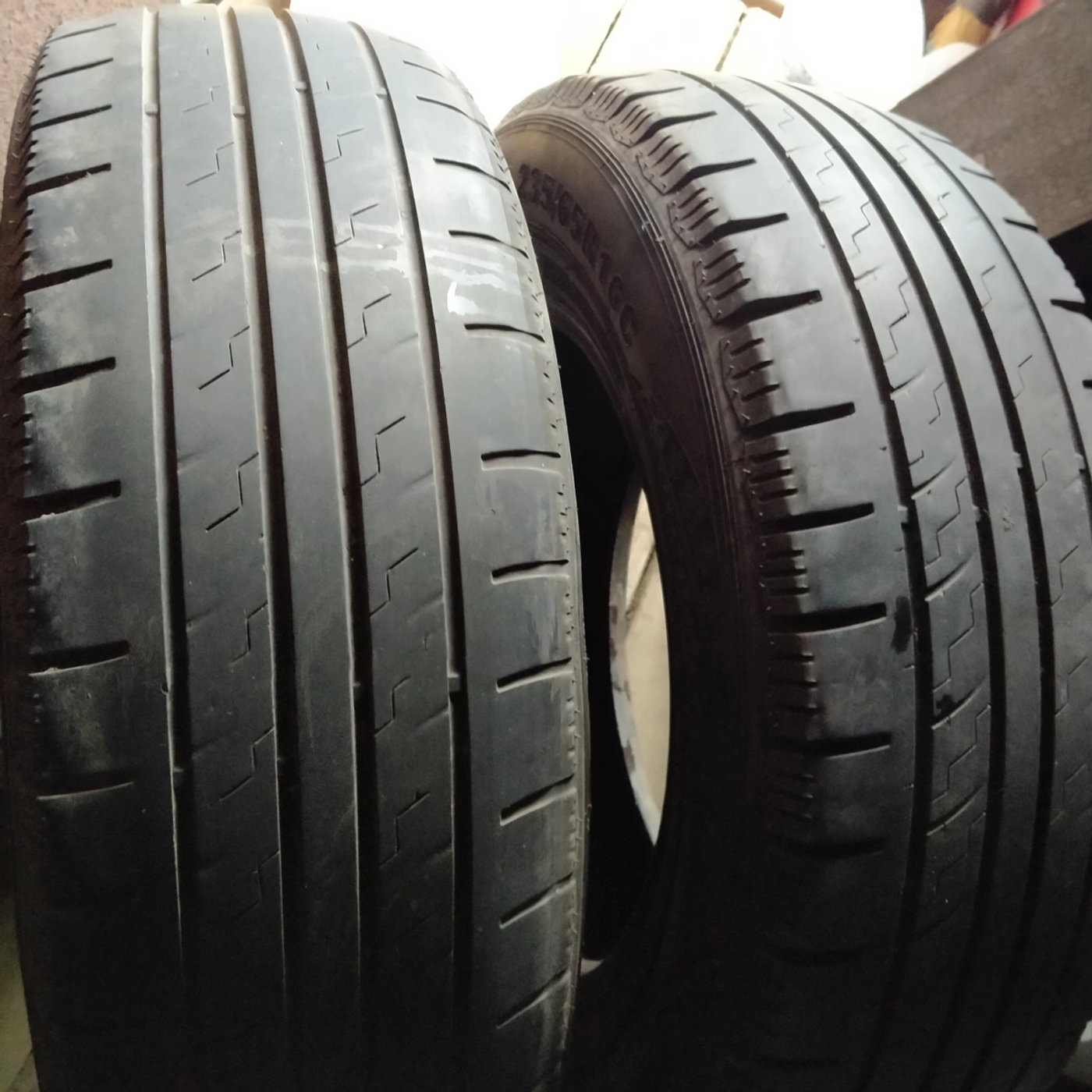 R16C 235 65 Firestone Tr