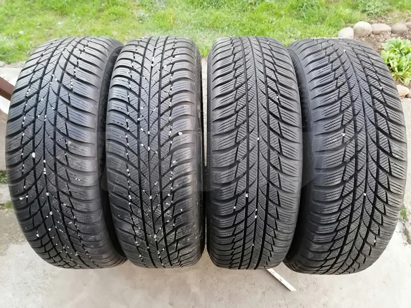 R16 185 60 Bridgestone Blizzak LM001