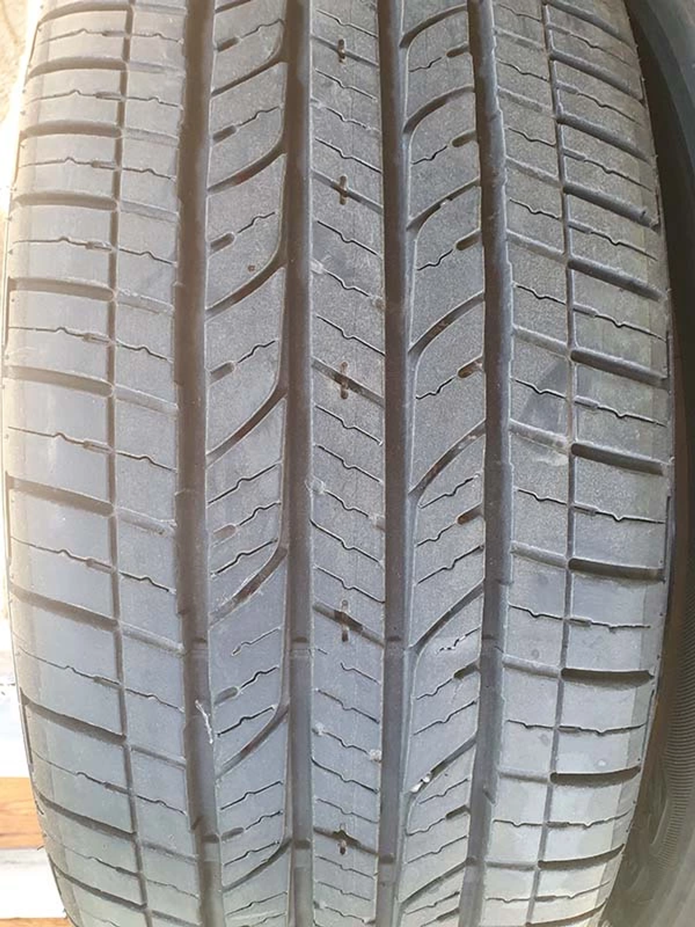 R17 215 60 Bridgestone Dueler