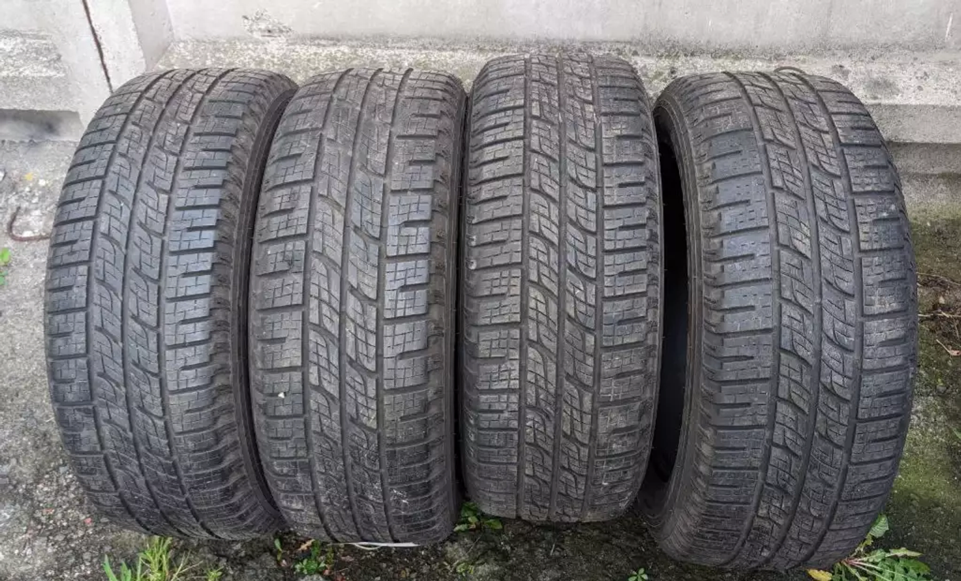 R19 255 55 Pirelli Scorpion zero