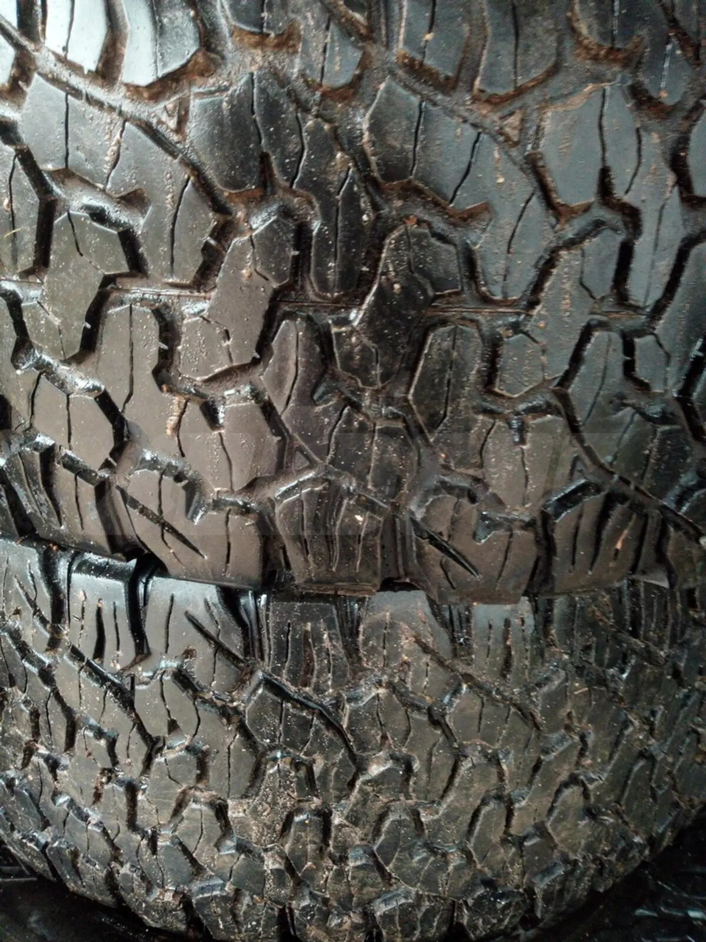 R18 285 60 BF Goodrich All Terrain AT