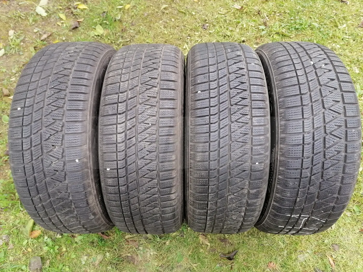 R18 235 55 Kumho WinterCraft WS71 SUV