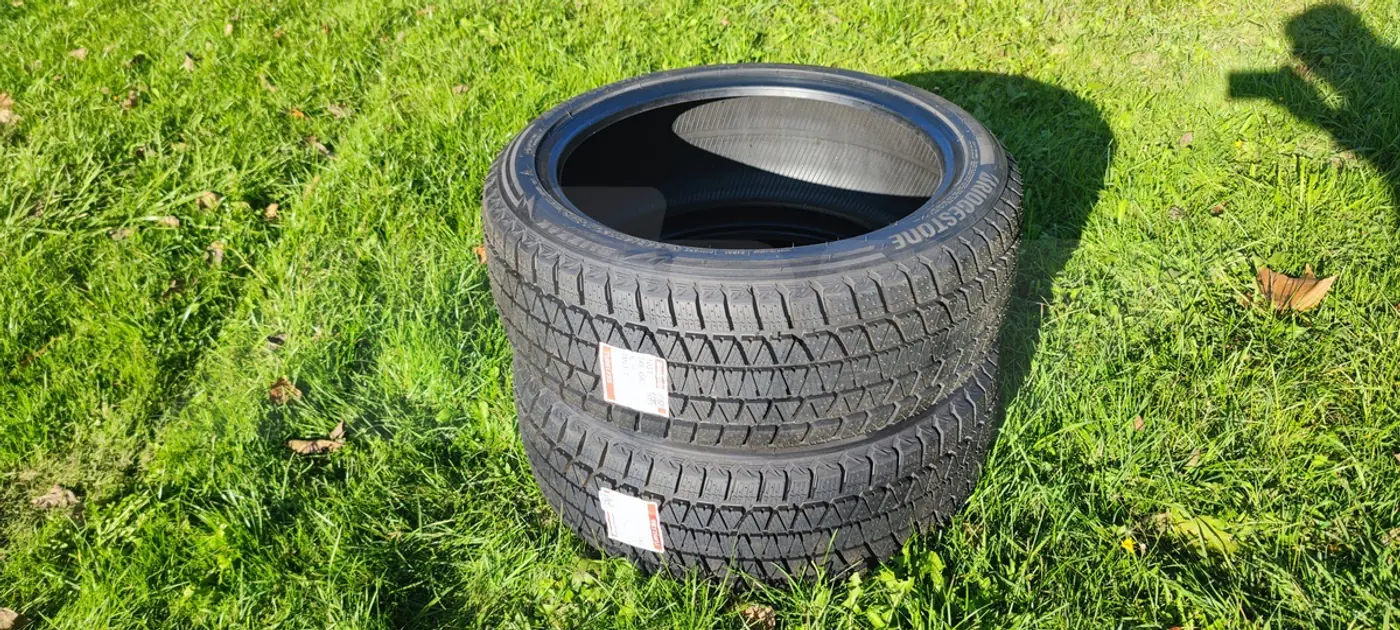 R20 245 45 Bridgestone BLIZZAK DM-V3