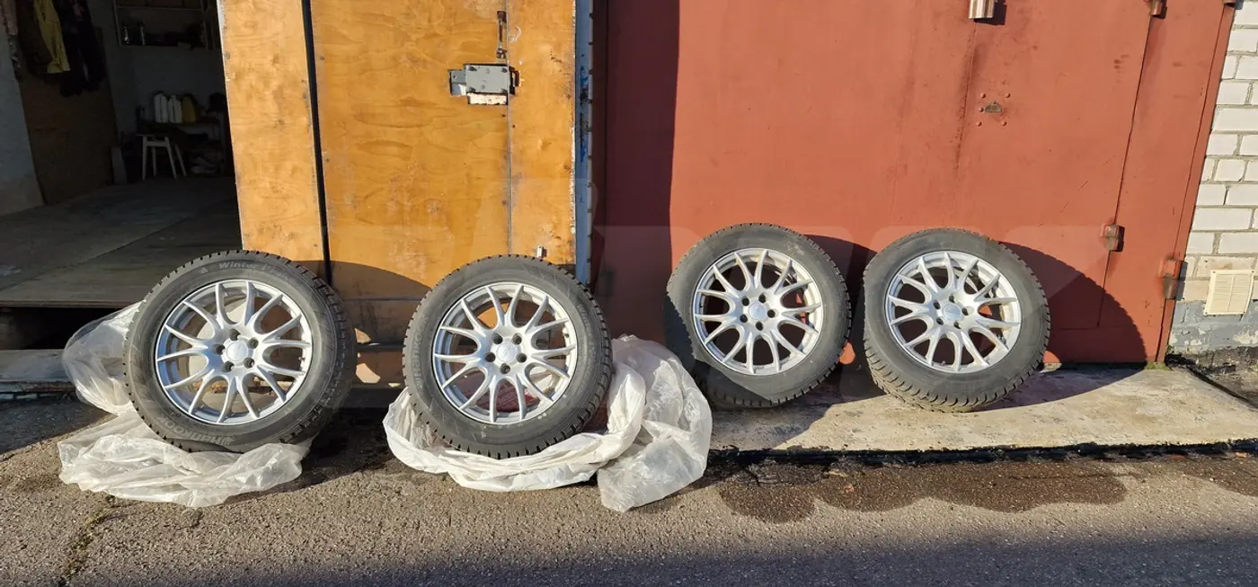 R17 235 55 Hankook Winter Pike RS