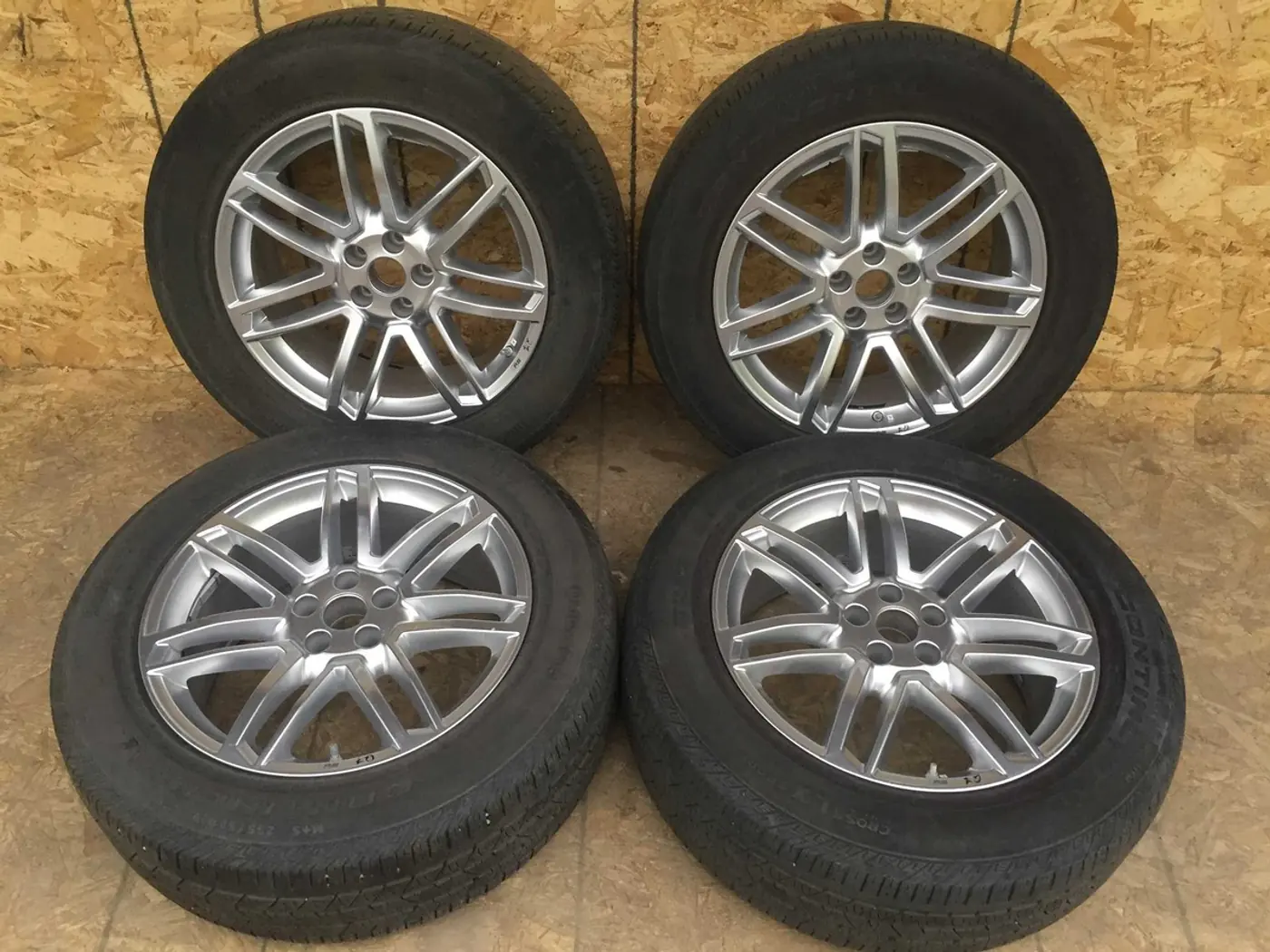 8.5xR19 5 112 ET28 DIA66.5 к Audi Q7