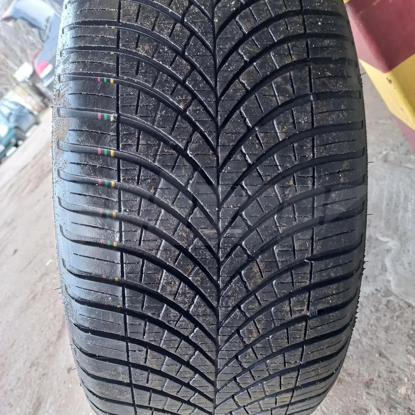 R19 245 40 Goodyear Vector 4 Seasons Gen 3