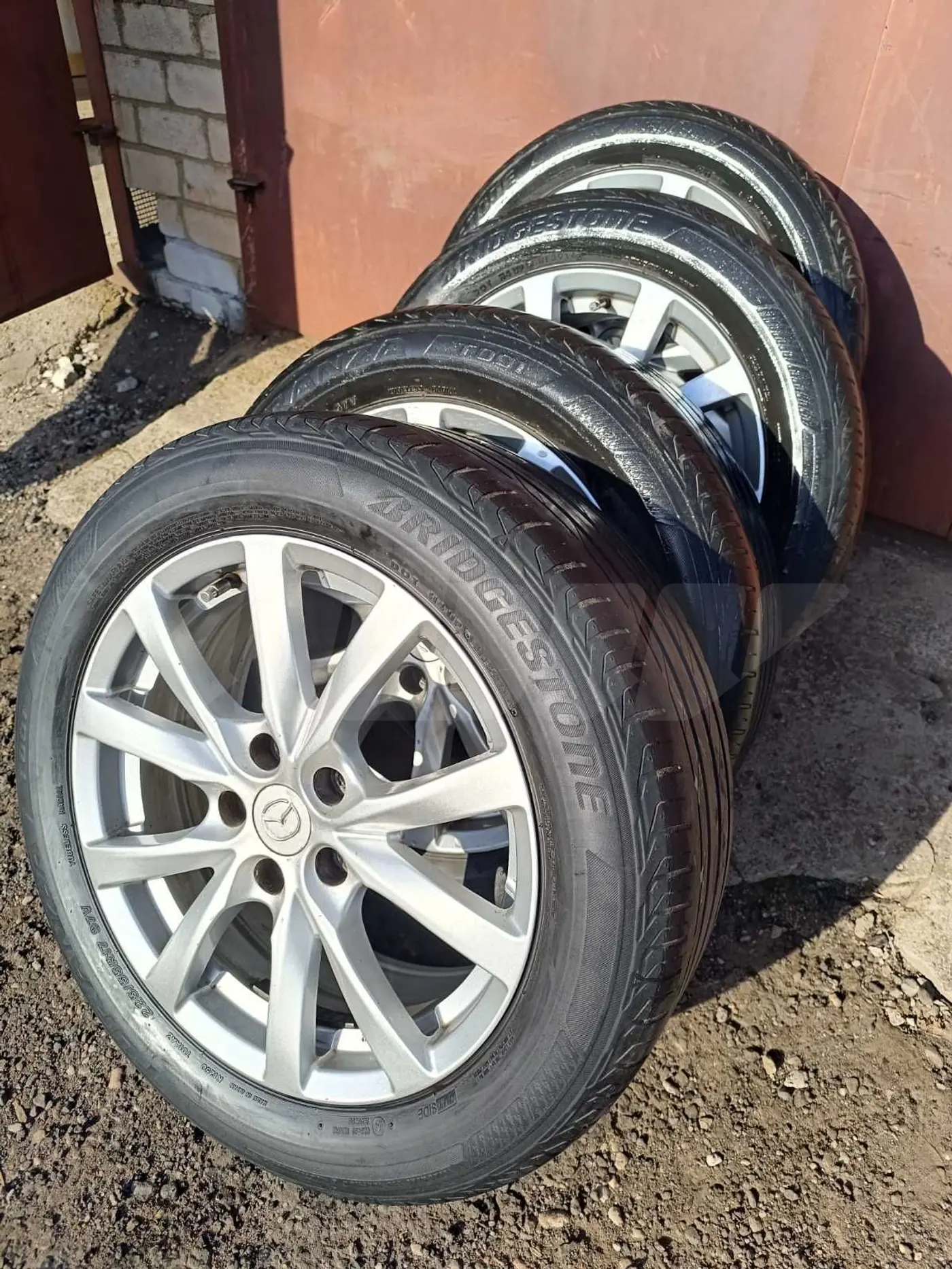 R17 225 55 Bridgestone TURANZA