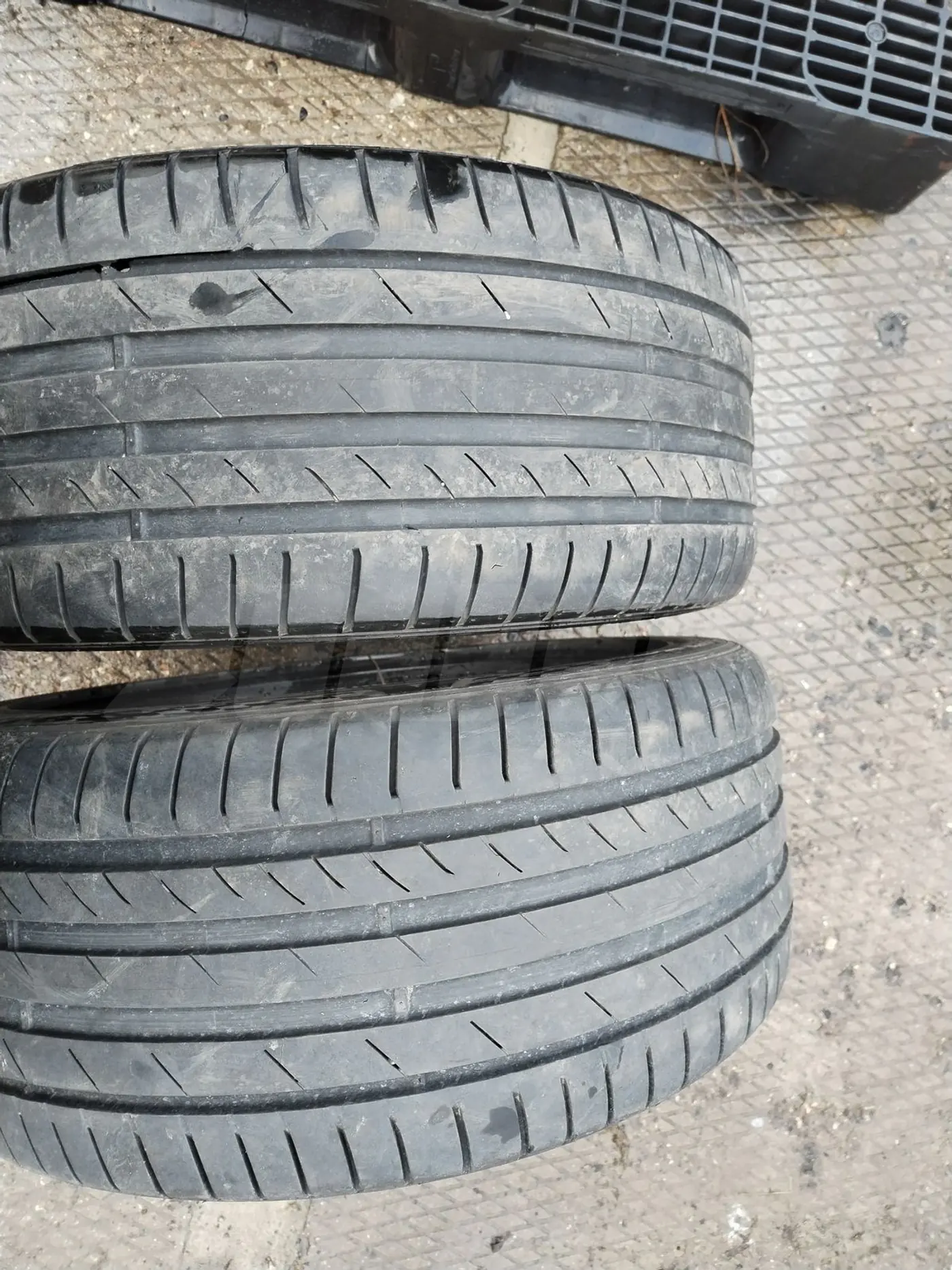 R18 255 40 Kumho Ecsta