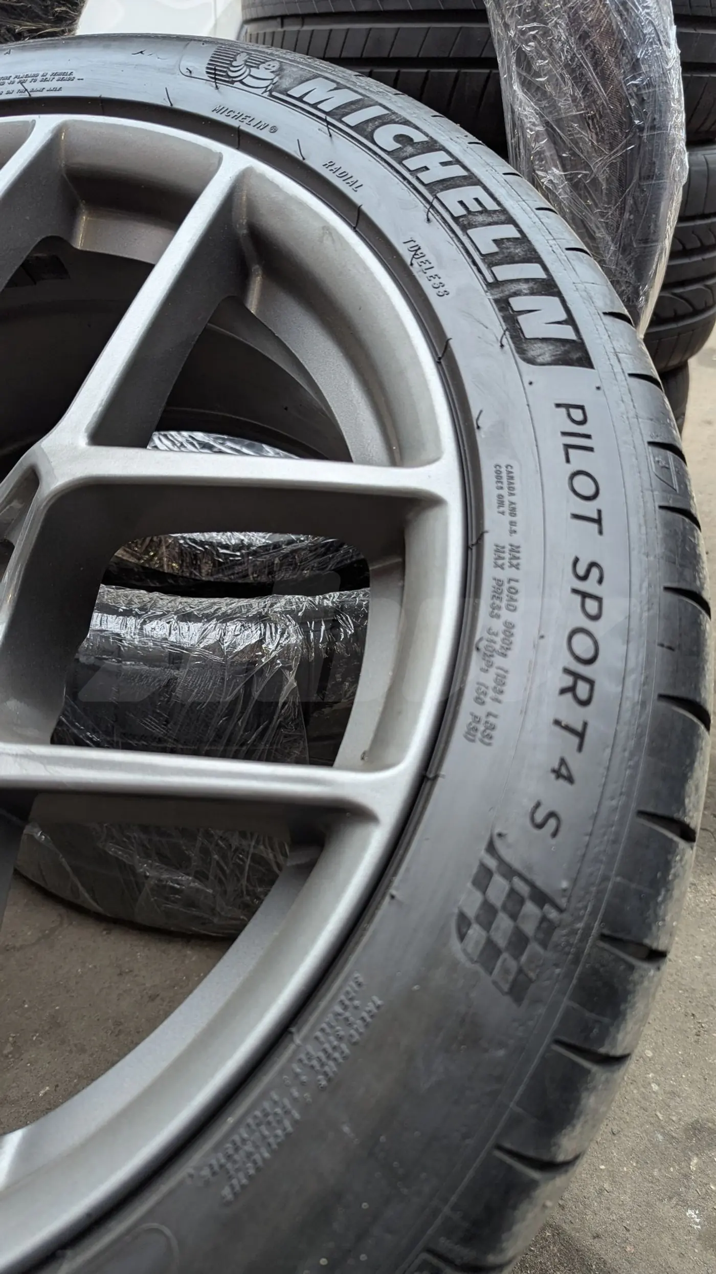 R20 265 40 Michelin Pilot Sport 4s