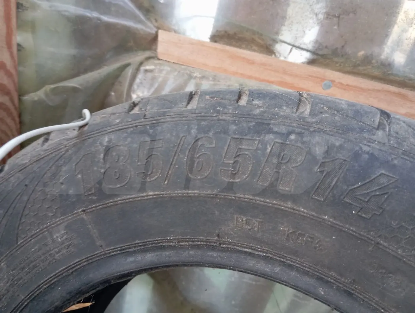 R14 185 65 Rosava росо