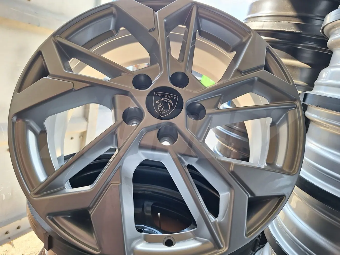 6.5xR17 5 108 ET43 DIA65.1 к Peugeot 3008