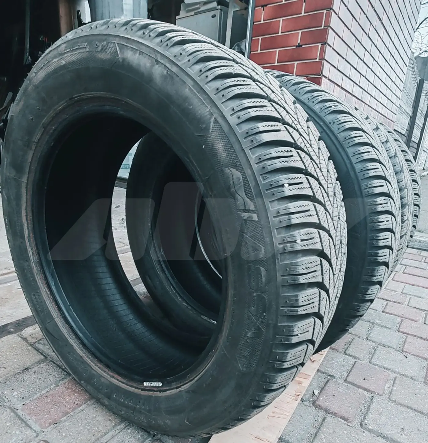 R16 205 55 Lassa 91H