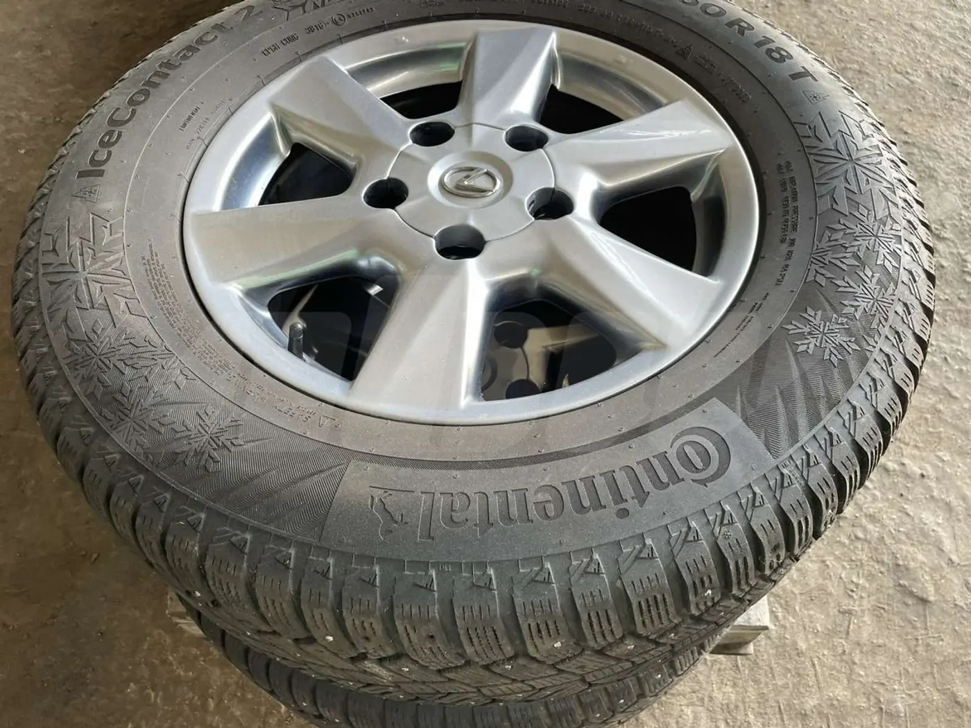 R18 285 60 Continental 33