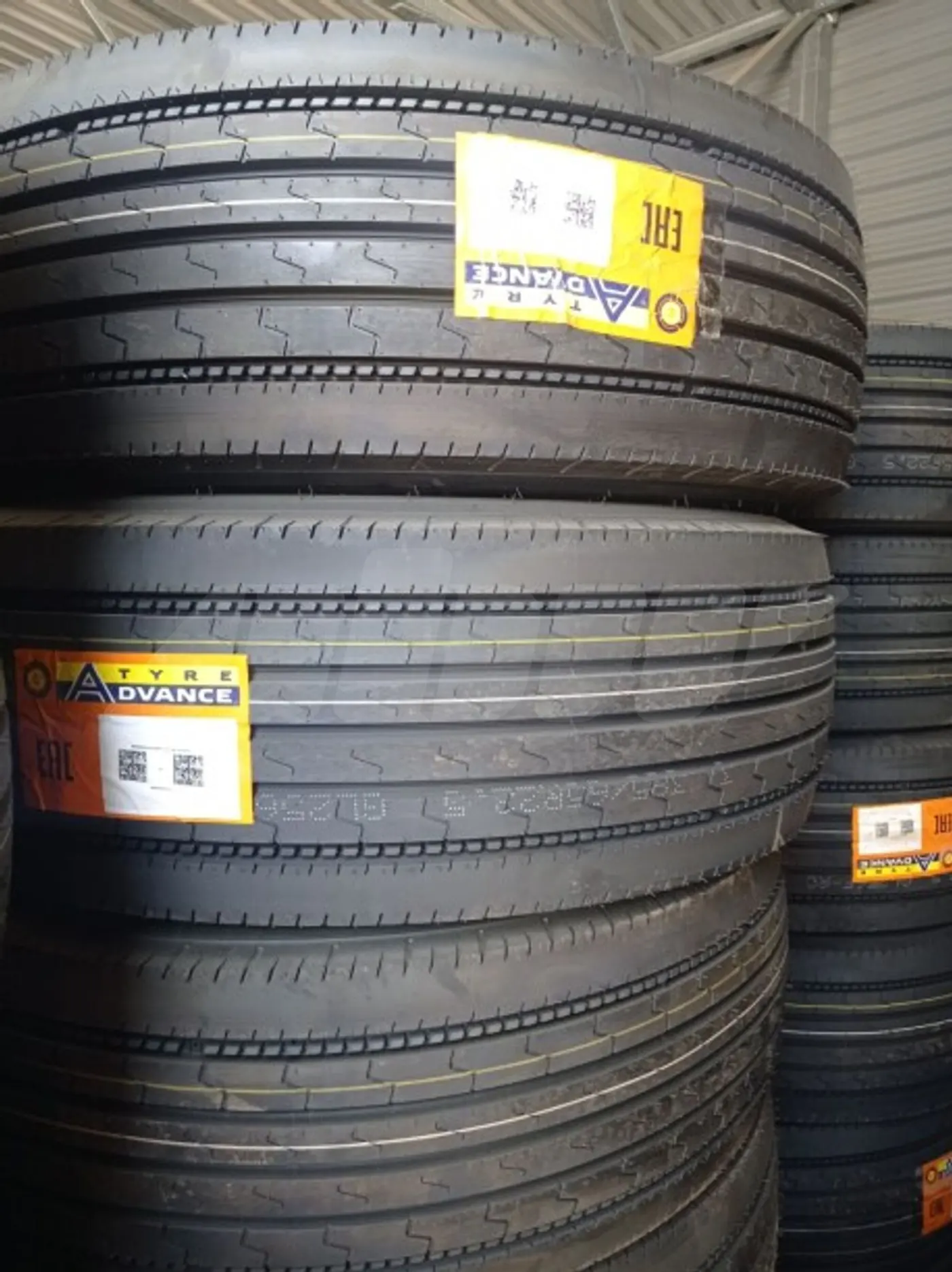 R22.5 385 65 Advance GL256F