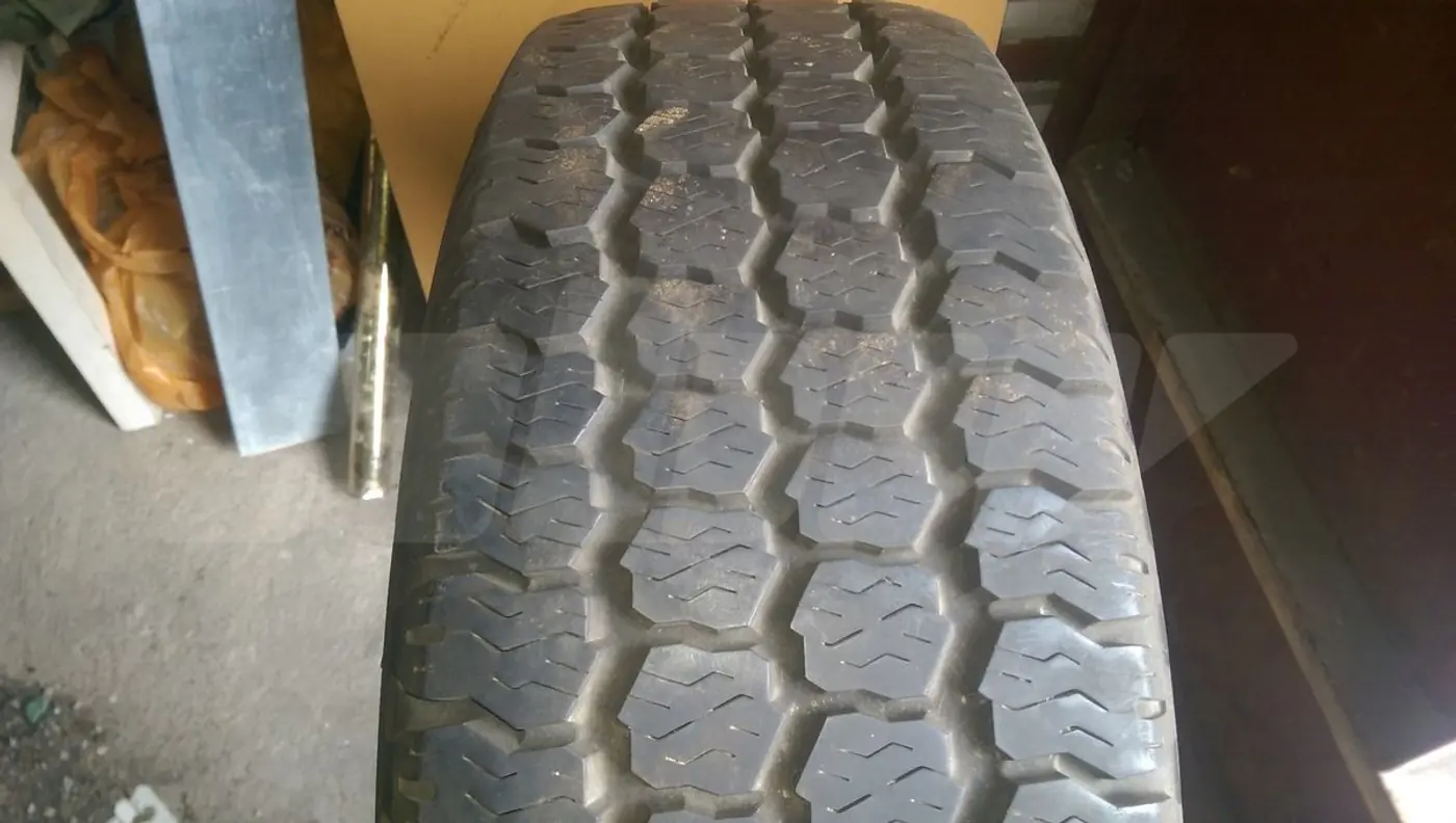 R16C 215 65 Goodyear CARGO VECTOR
