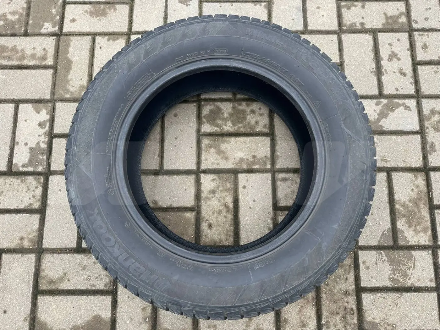 R17 215 65 Hankook Winter I Cept IZ2