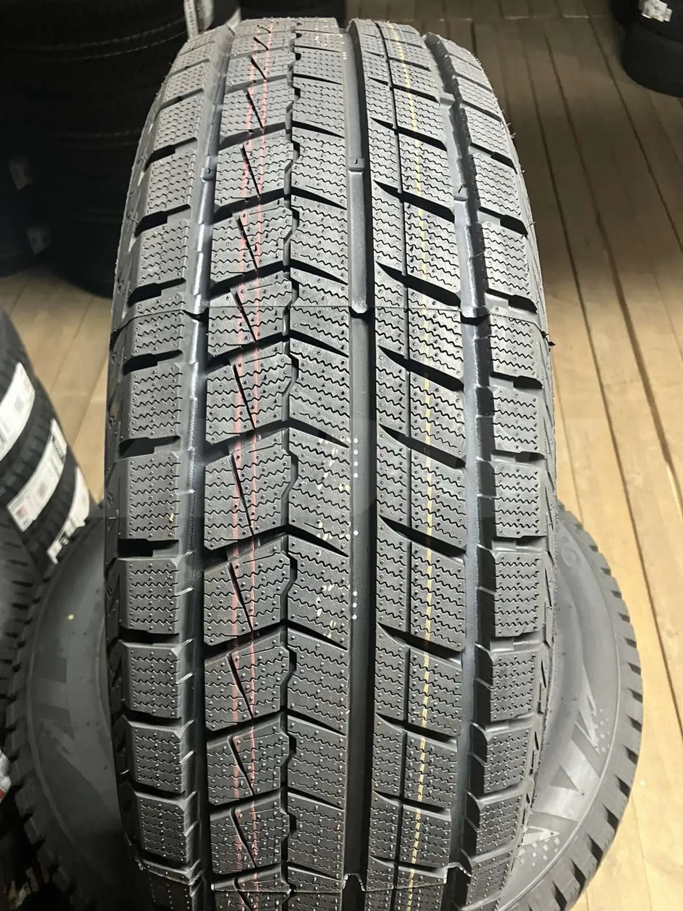 R18 235 60 Arivo Winmaster ARW2