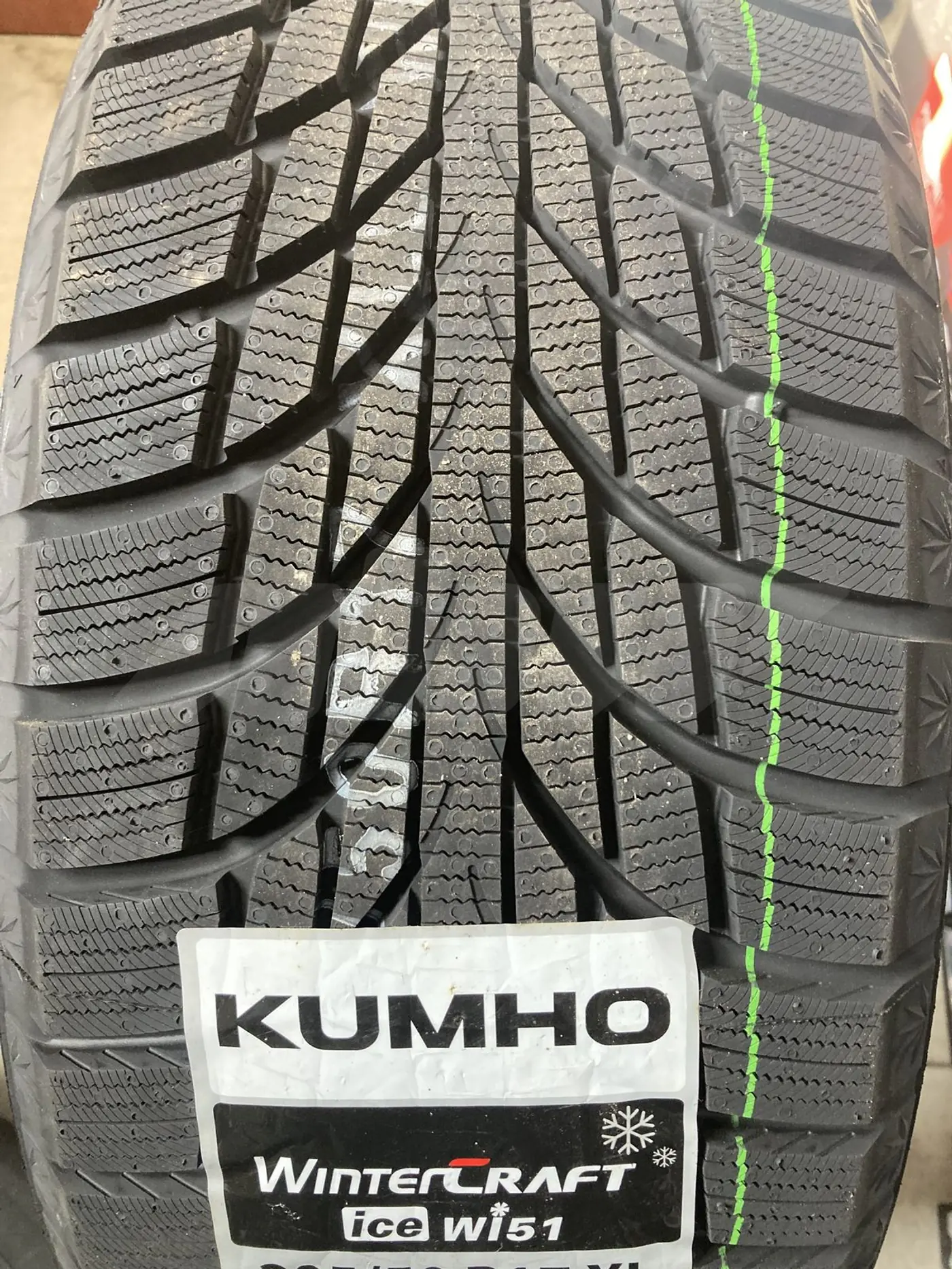 R17 205 50 Kumho WinterCraft ice WI51
