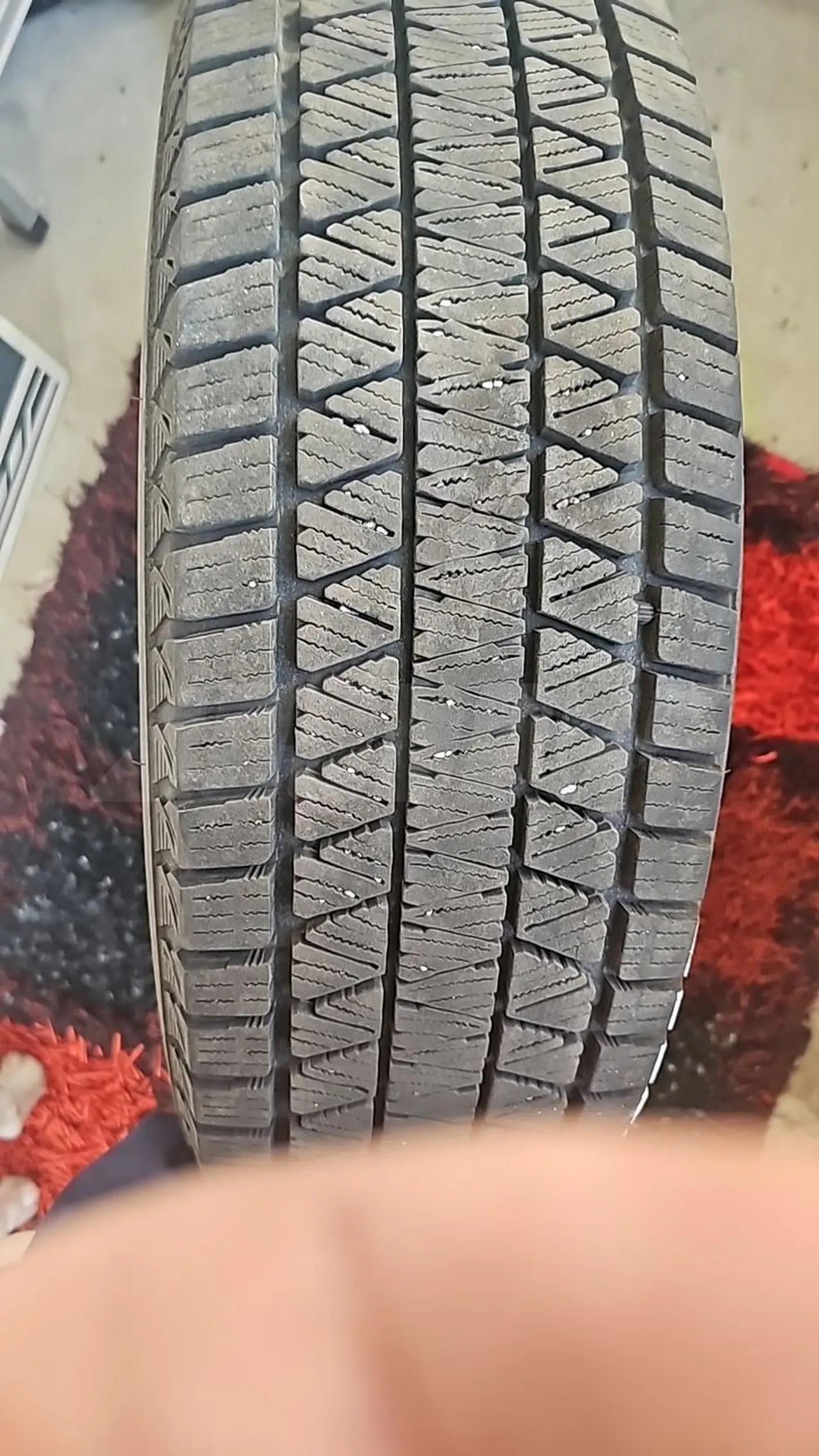 R16 225 70 Bridgestone Bridgestone Blizzak DM-V2 225/70R16 103S