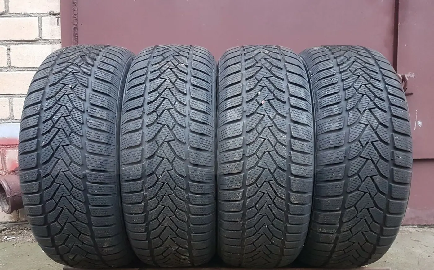 R17 225 55 Uniroyal WinterExpert