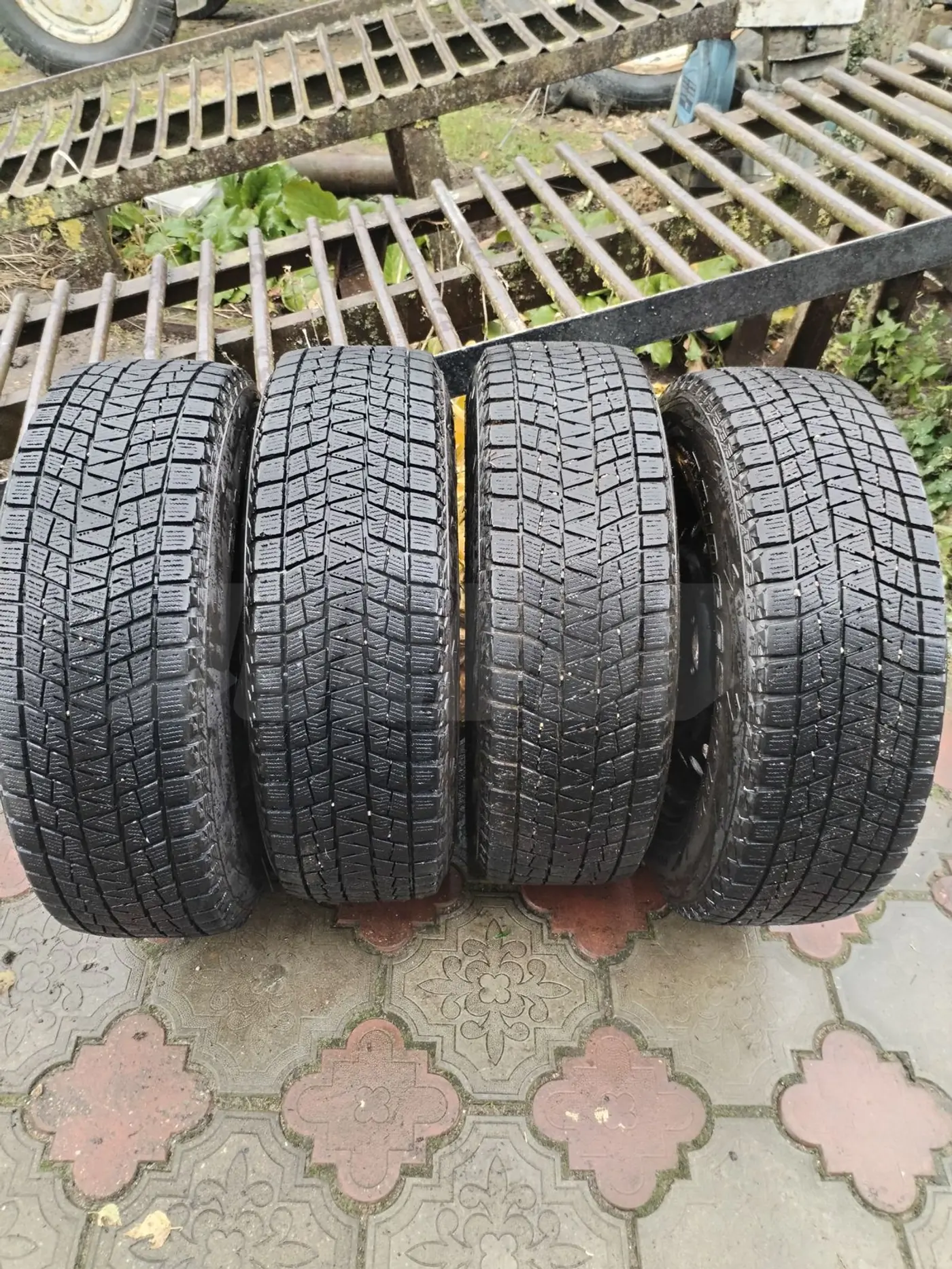 R16