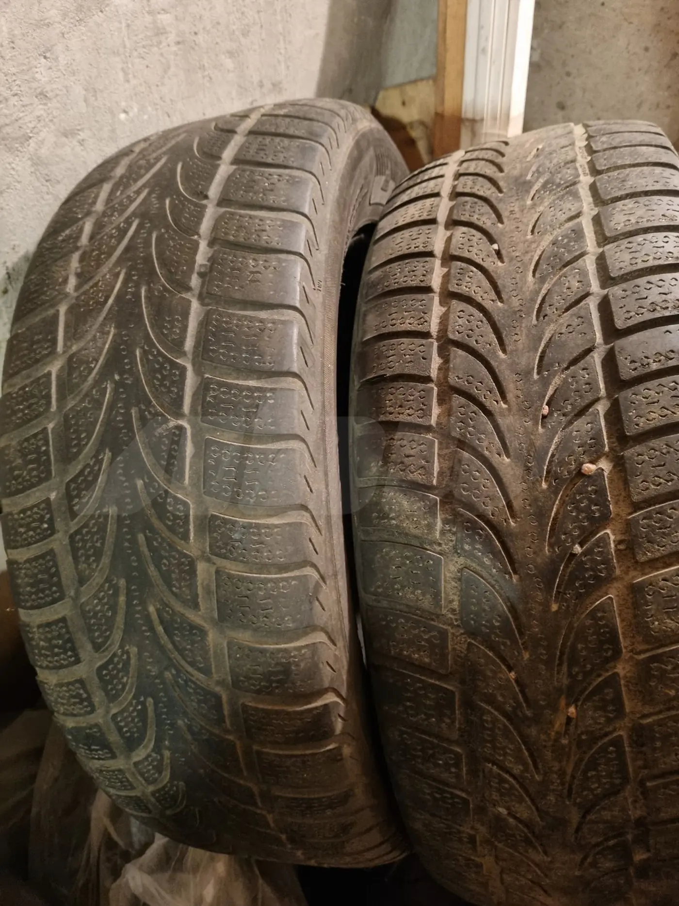 R16 205 60 Nokian bl