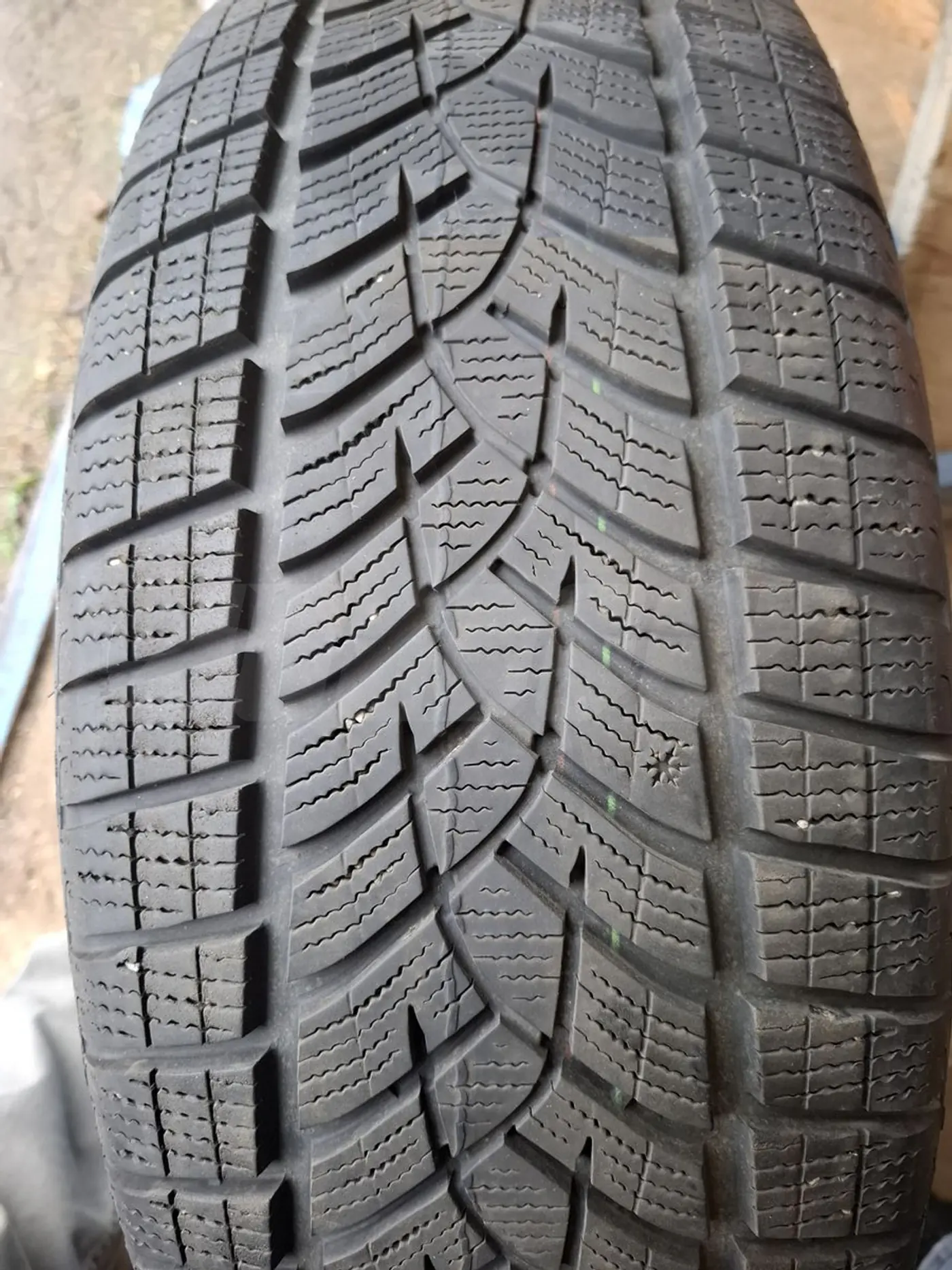 R19 225 55 Goodyear UltraGrip Performance SUV Gen-1