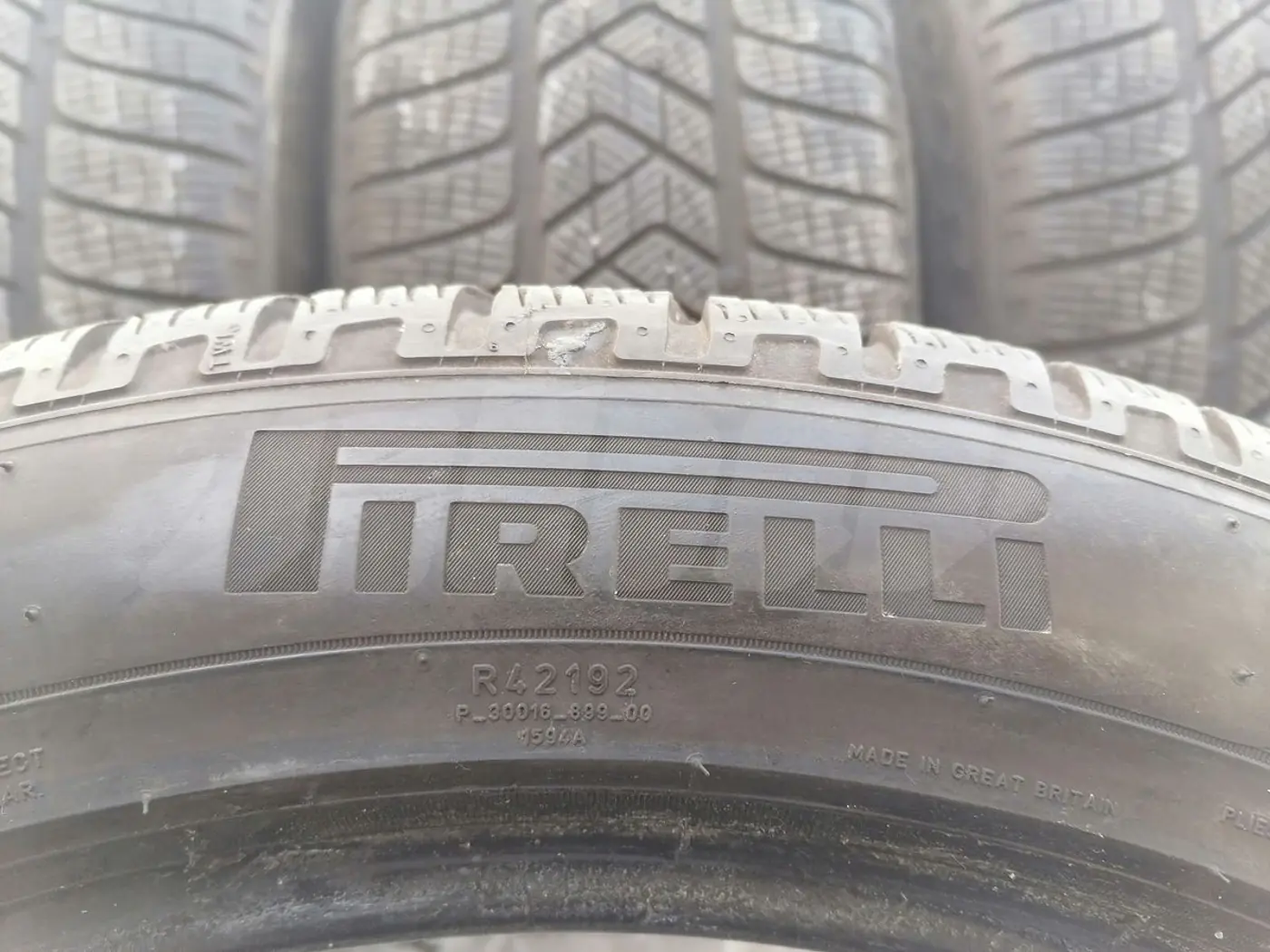 R20 235 50 Pirelli Scorpion Winter