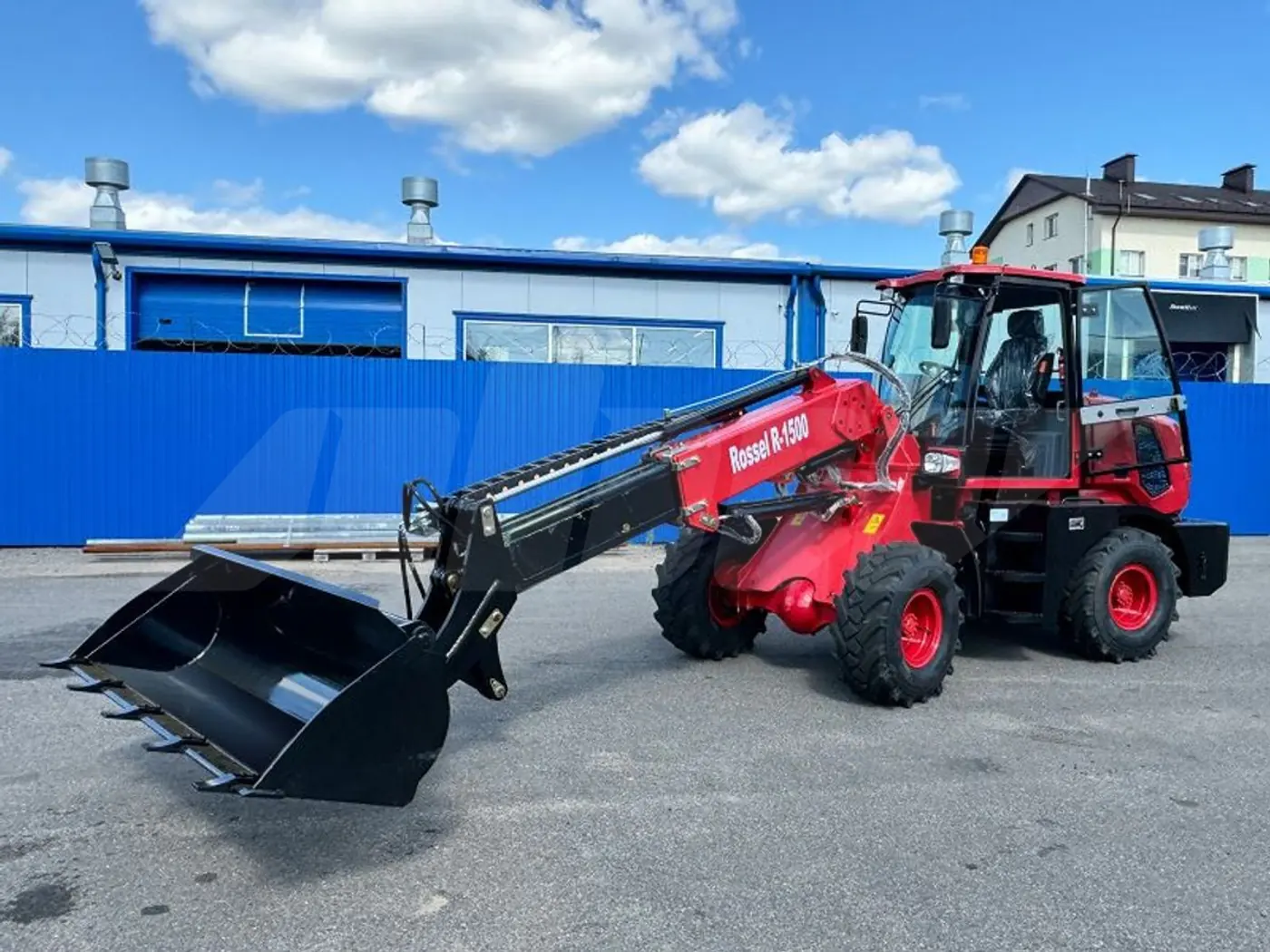 телескопический погрузчик Rossel R-1500 2024