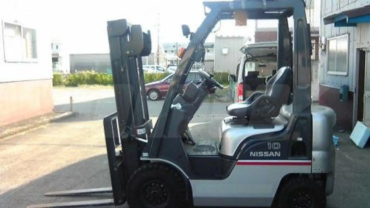 вилочный автопогрузчик Nissan серия L 2007