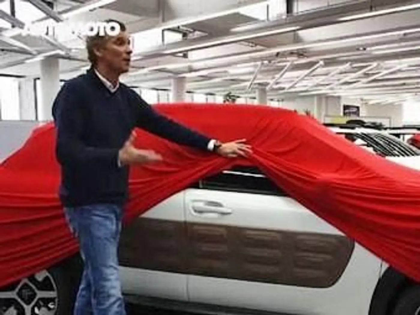 Citroёn показал фрагмент новой модели