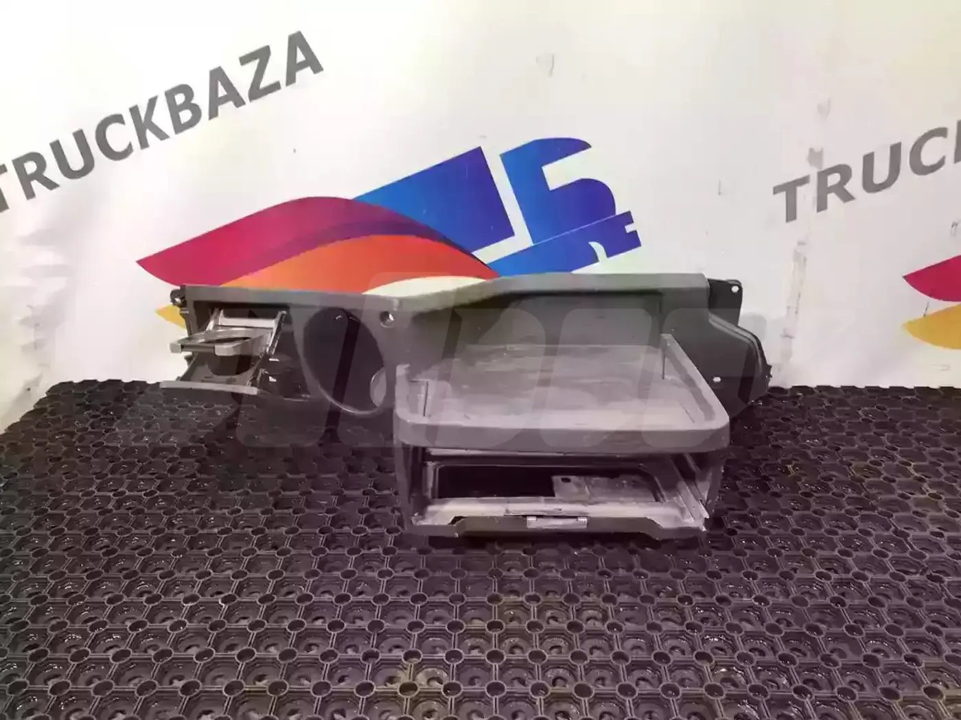 Бардачок к Scania  1998