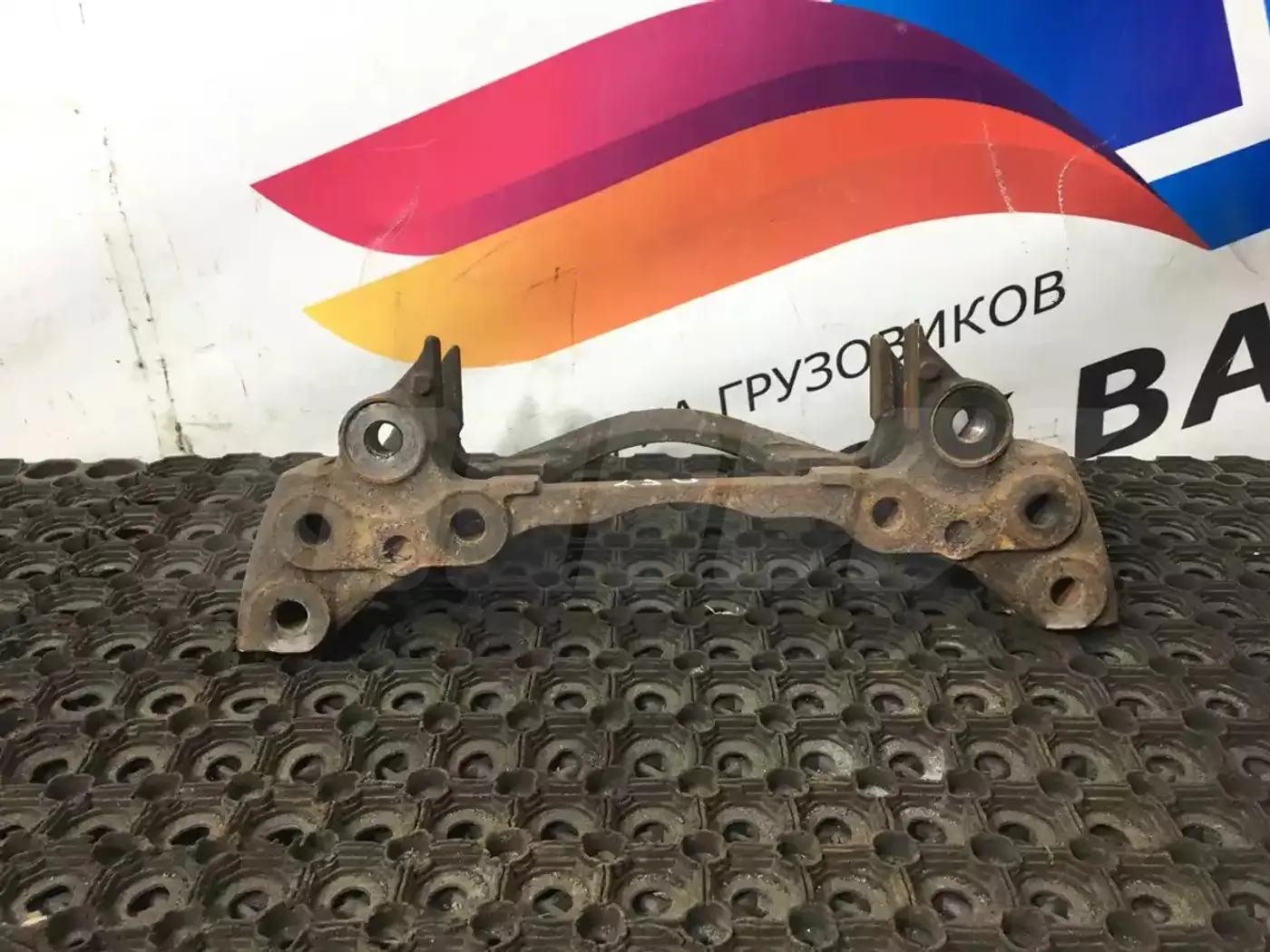 Скоба суппорта к MAN TGA 2000
