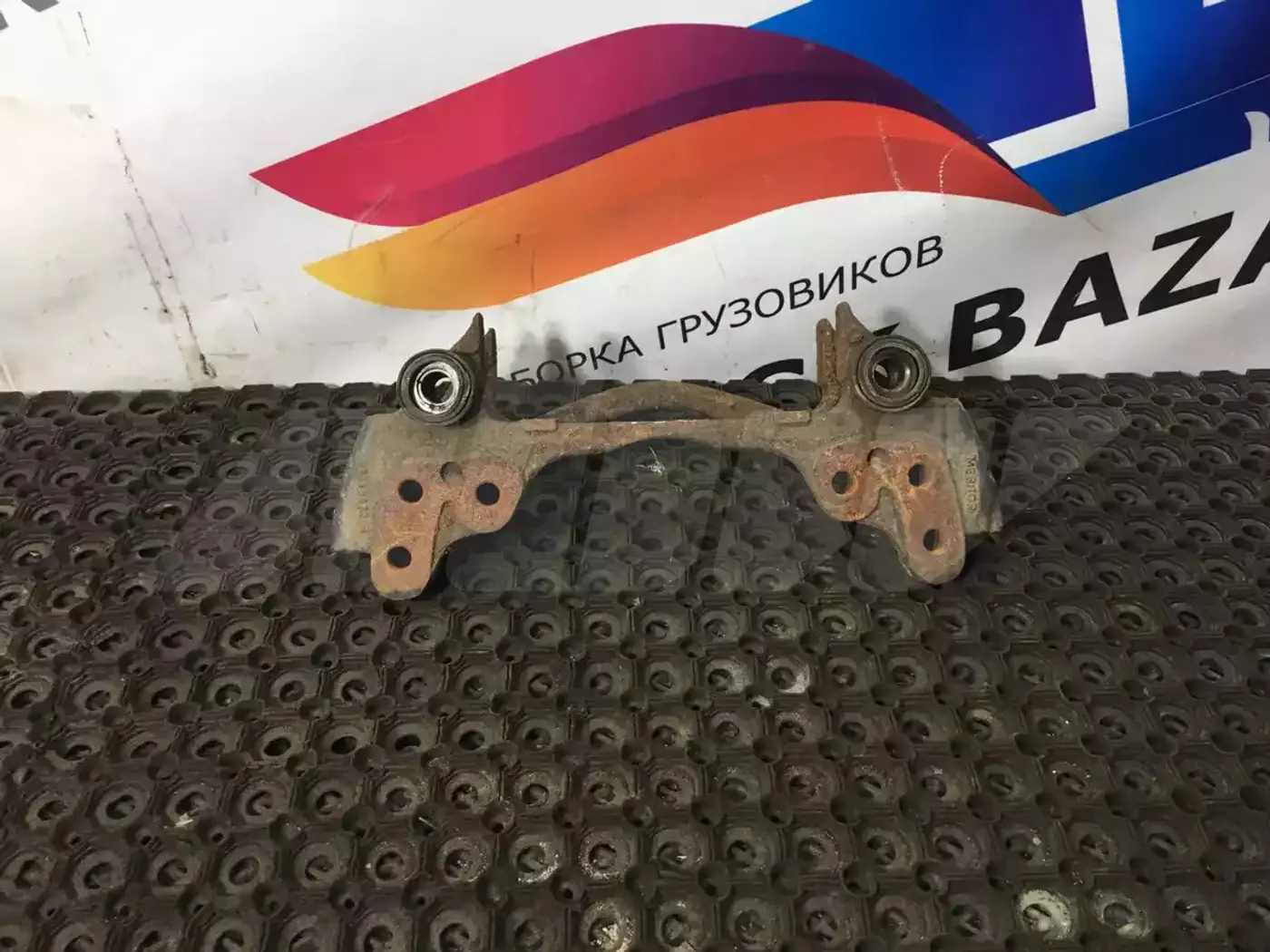 Скоба суппорта к Renault Premium 1996