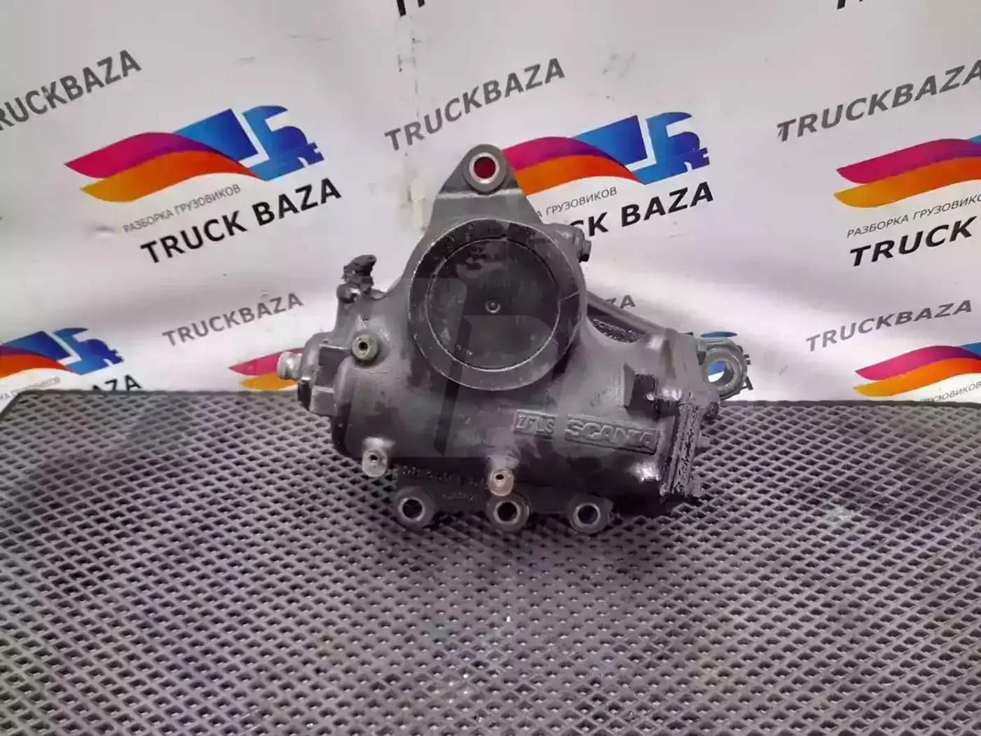 Рулевой редуктор к Scania  2004
