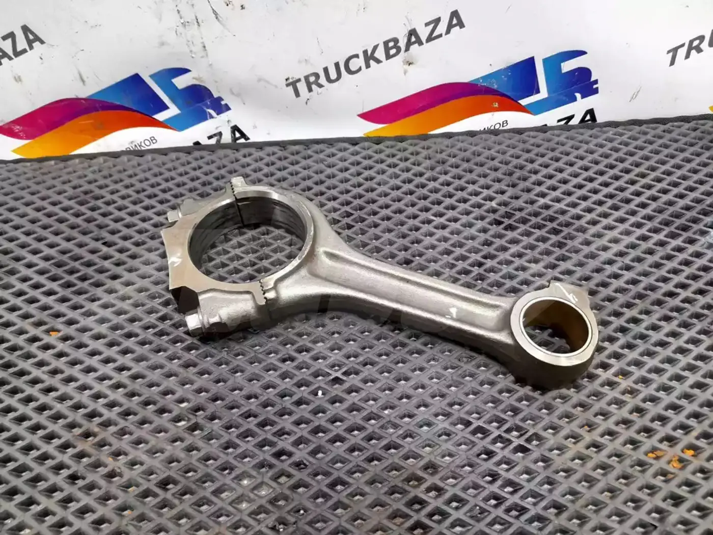 Шатун к MAN F 2000 1994