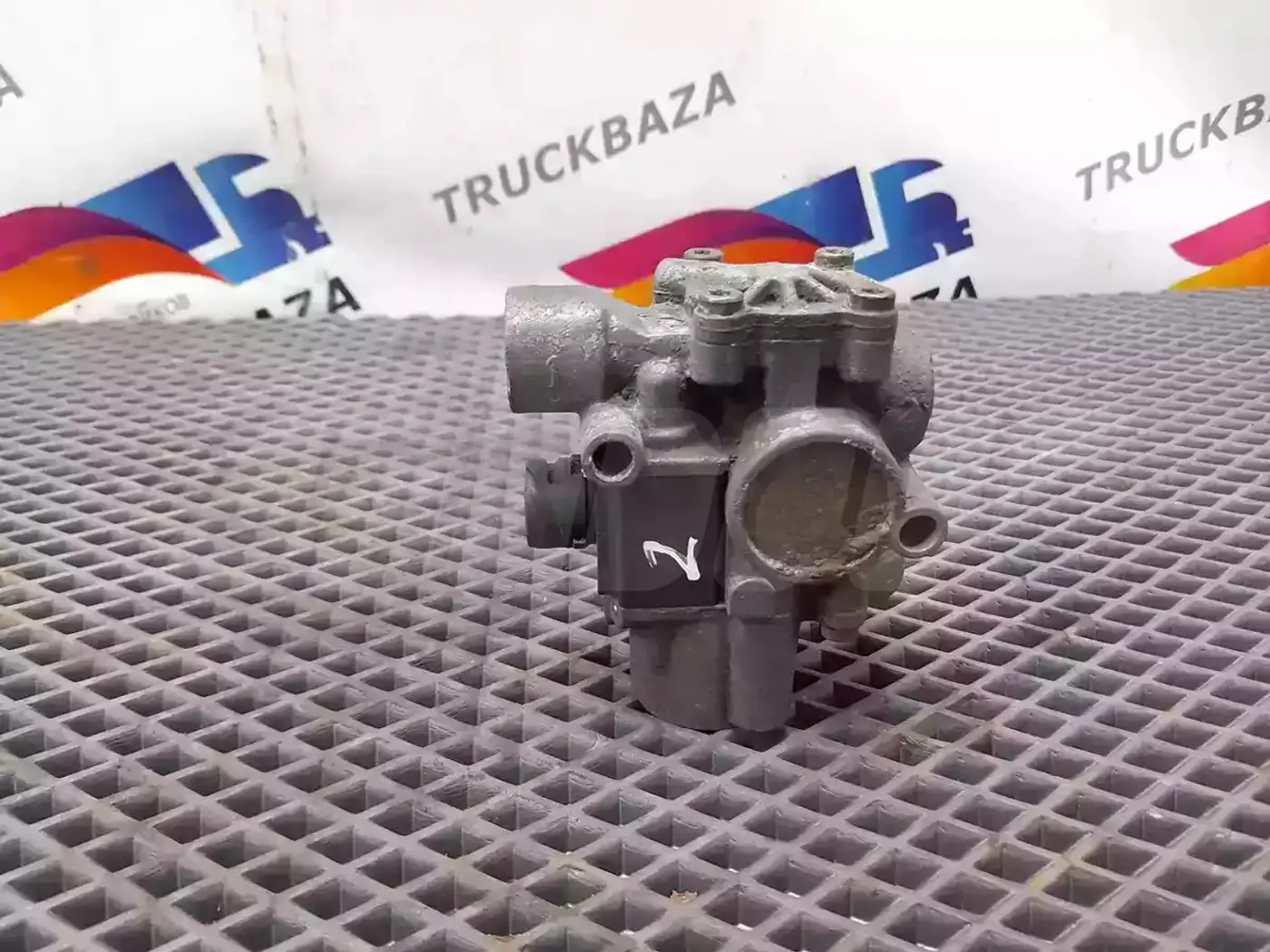 Впускные и выпускные клапаны к MAN F 2000 1996