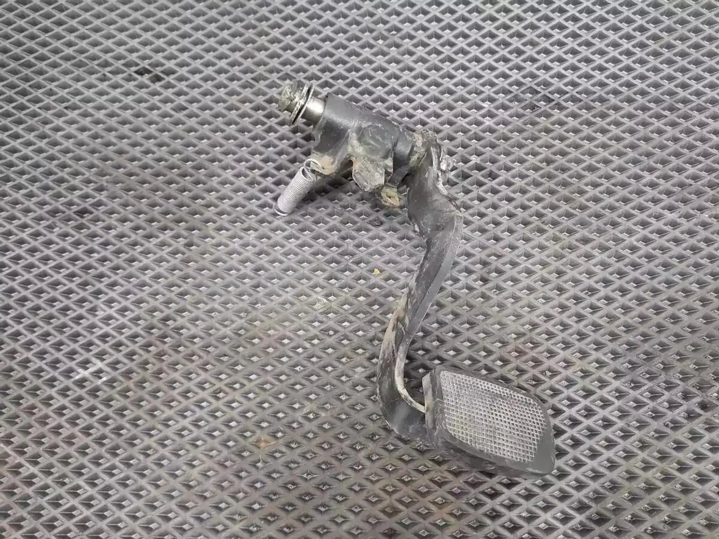 Педаль к Renault Magnum 2001