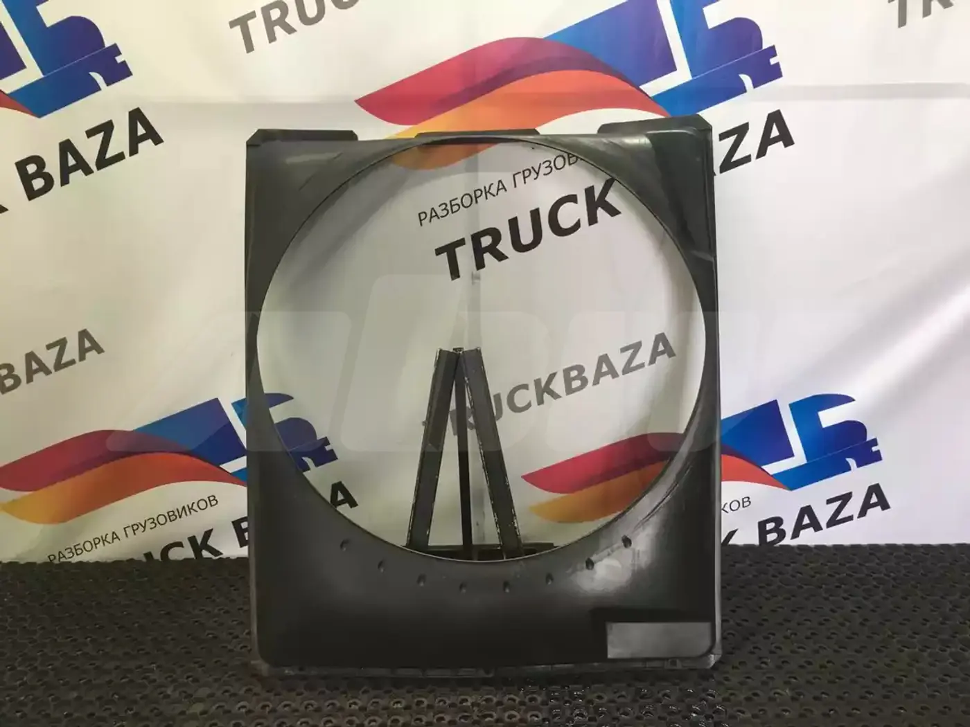 Диффузор вентилятора к Scania  2004