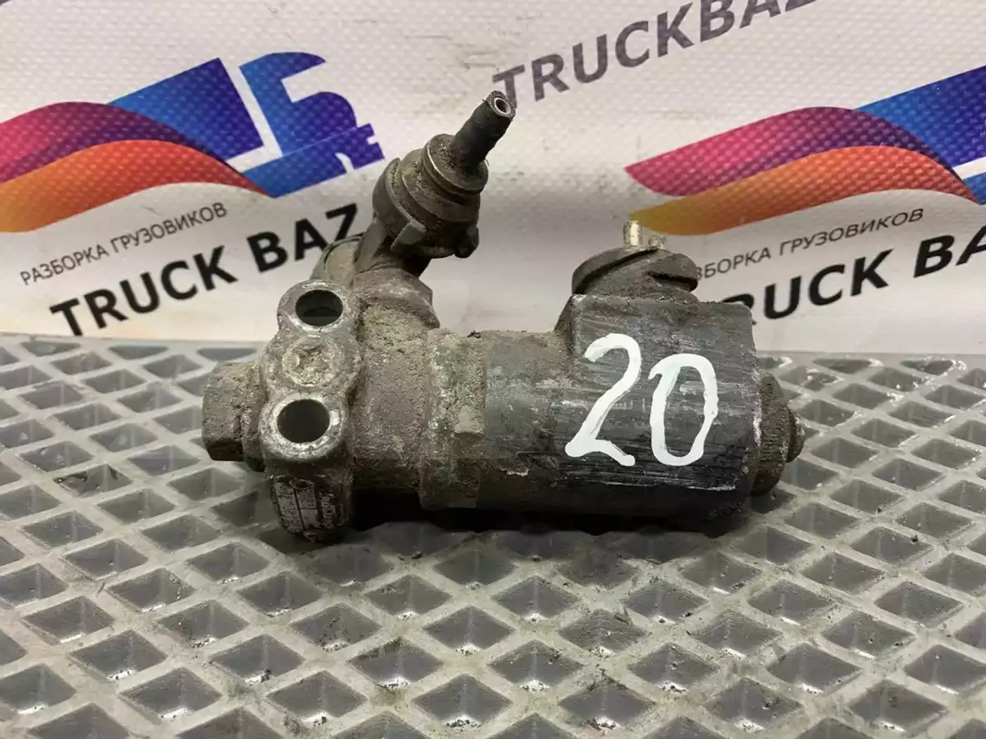 Впускные и выпускные клапаны к MAN F 2000 1972