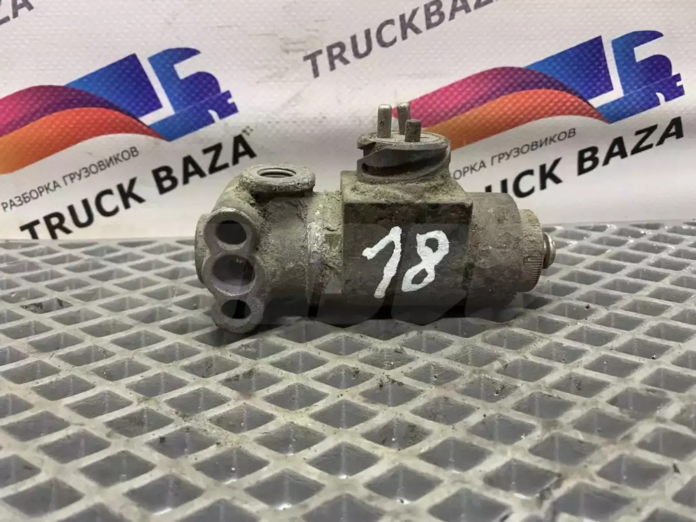 Впускные и выпускные клапаны к MAN F 2000 1972