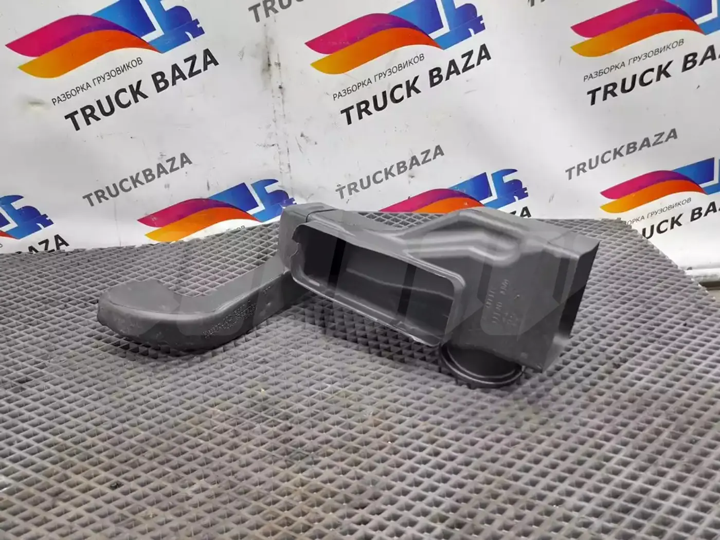 Воздуховод радиатора к Renault  2013