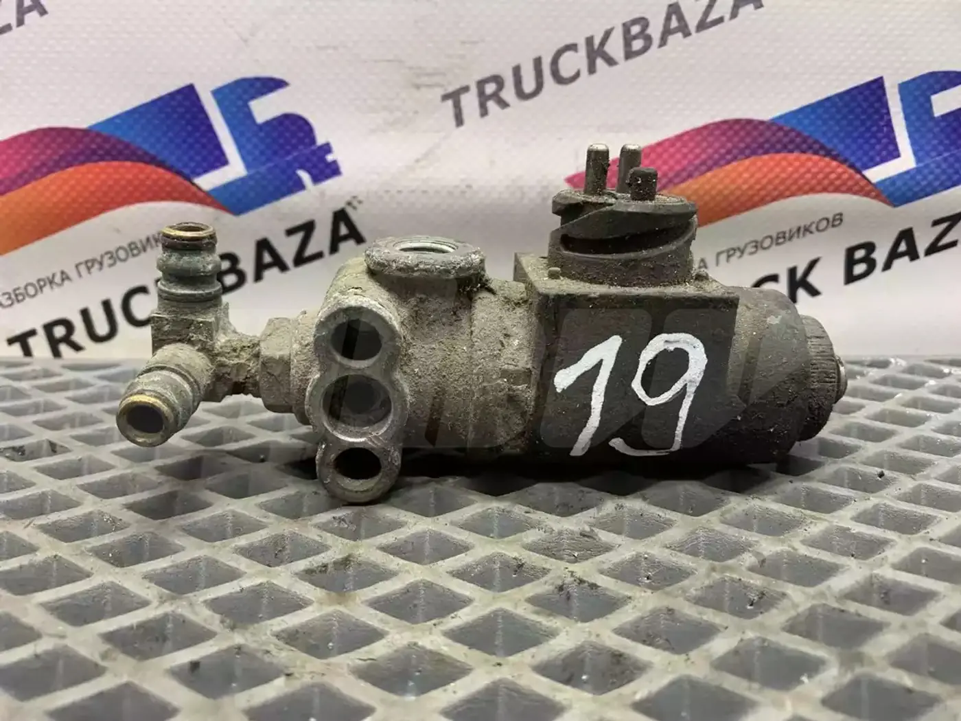 Впускные и выпускные клапаны к MAN F 2000 1972