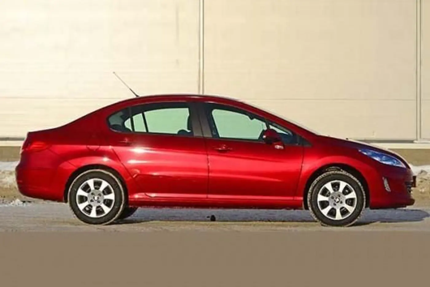 С какой коробкой нельзя покупать новый Peugeot 408?