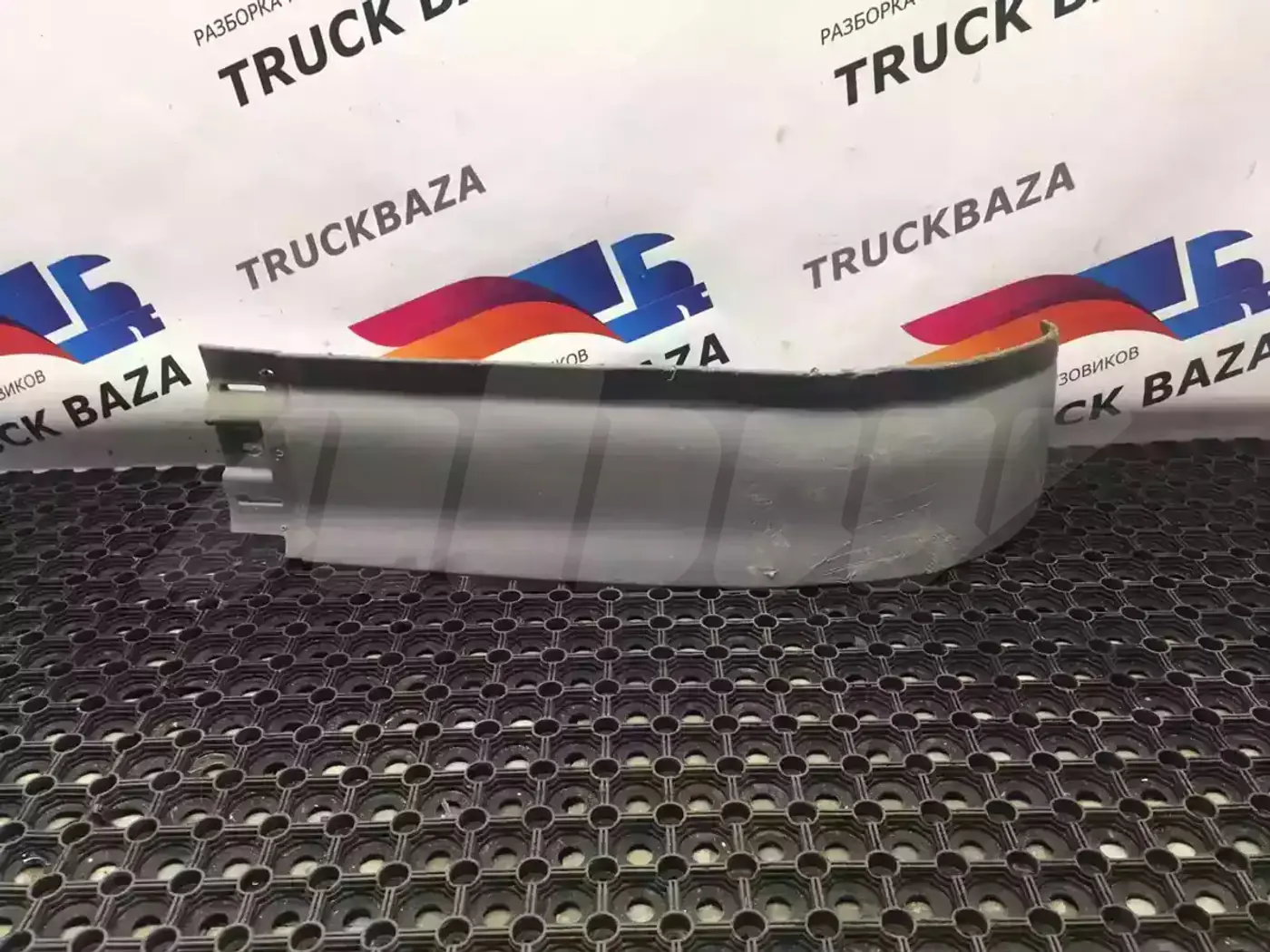 Спойлер к Mercedes-Benz Axor 2002