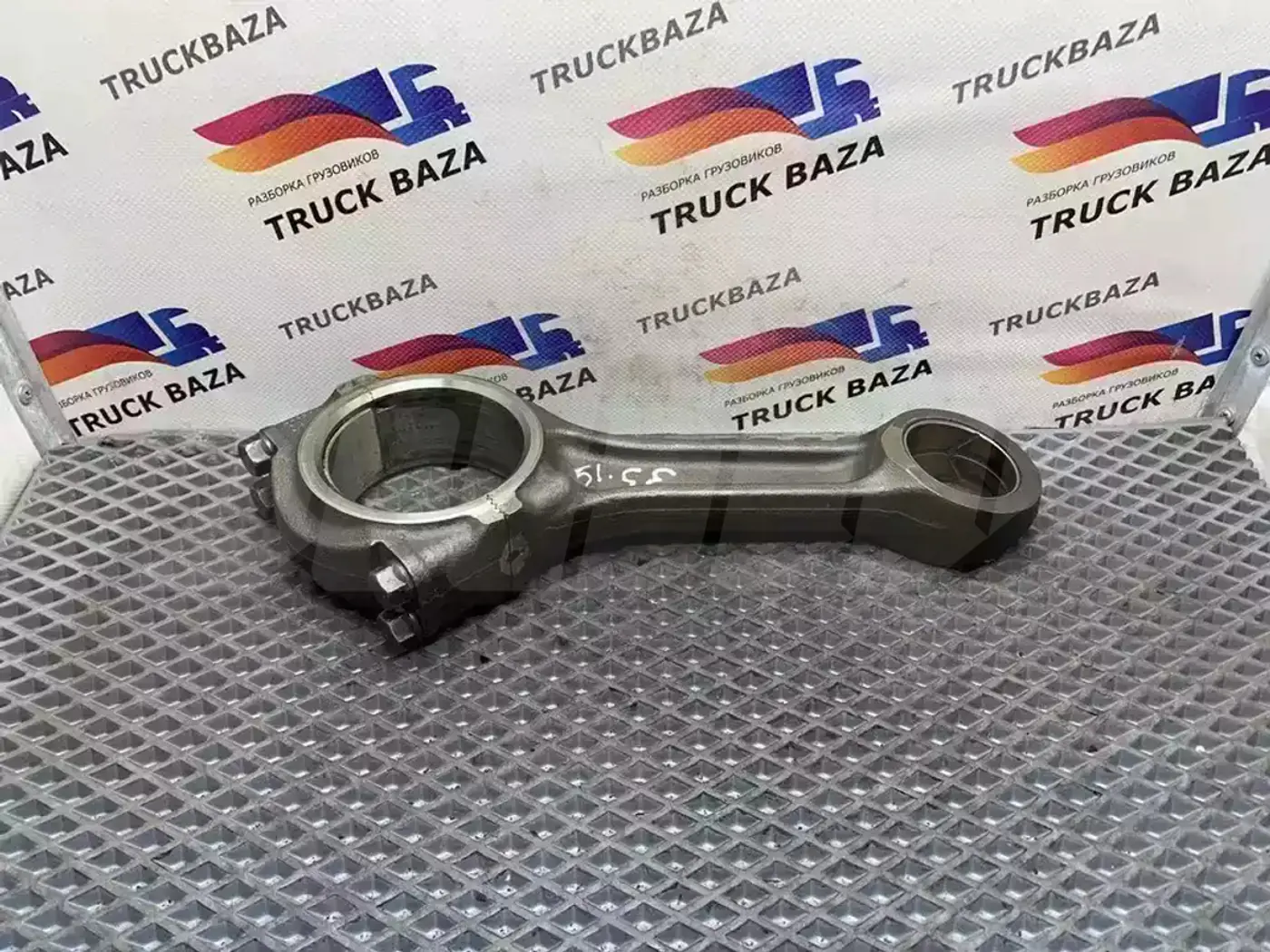 Шатун к Scania  2004