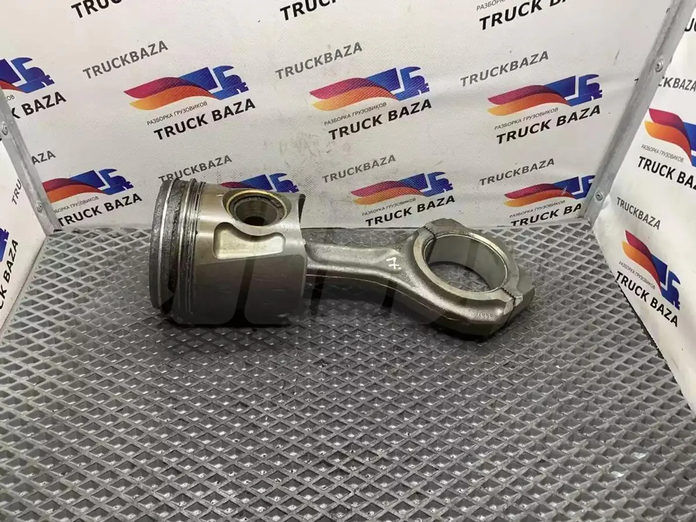 Поршень к IVECO Stralis 2002