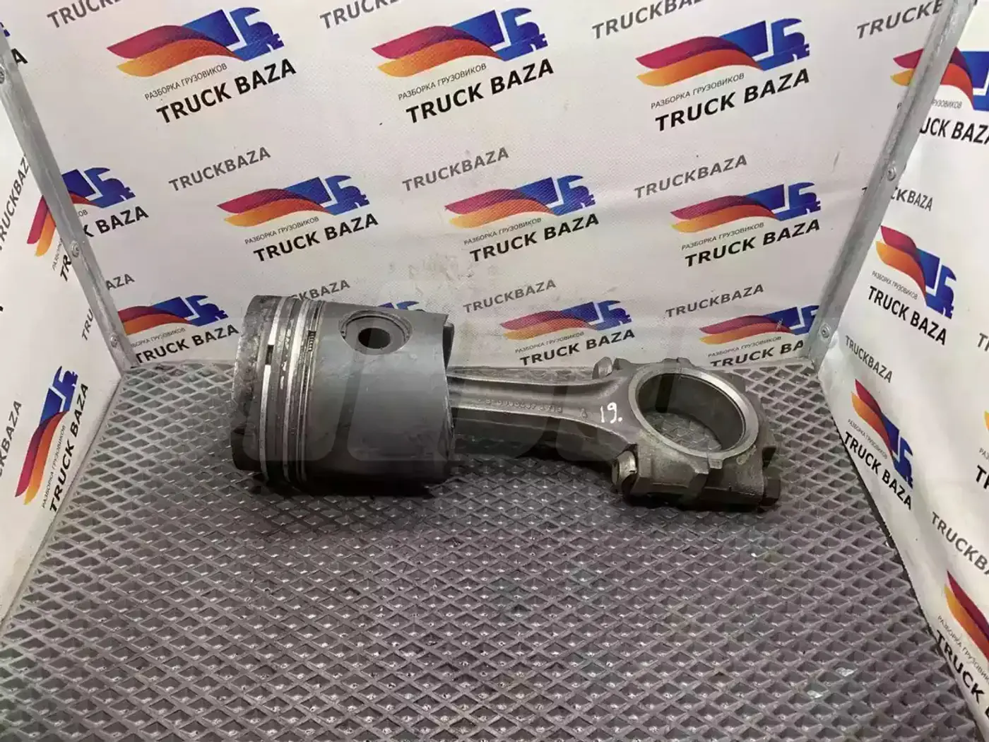 Поршень к IVECO  1984