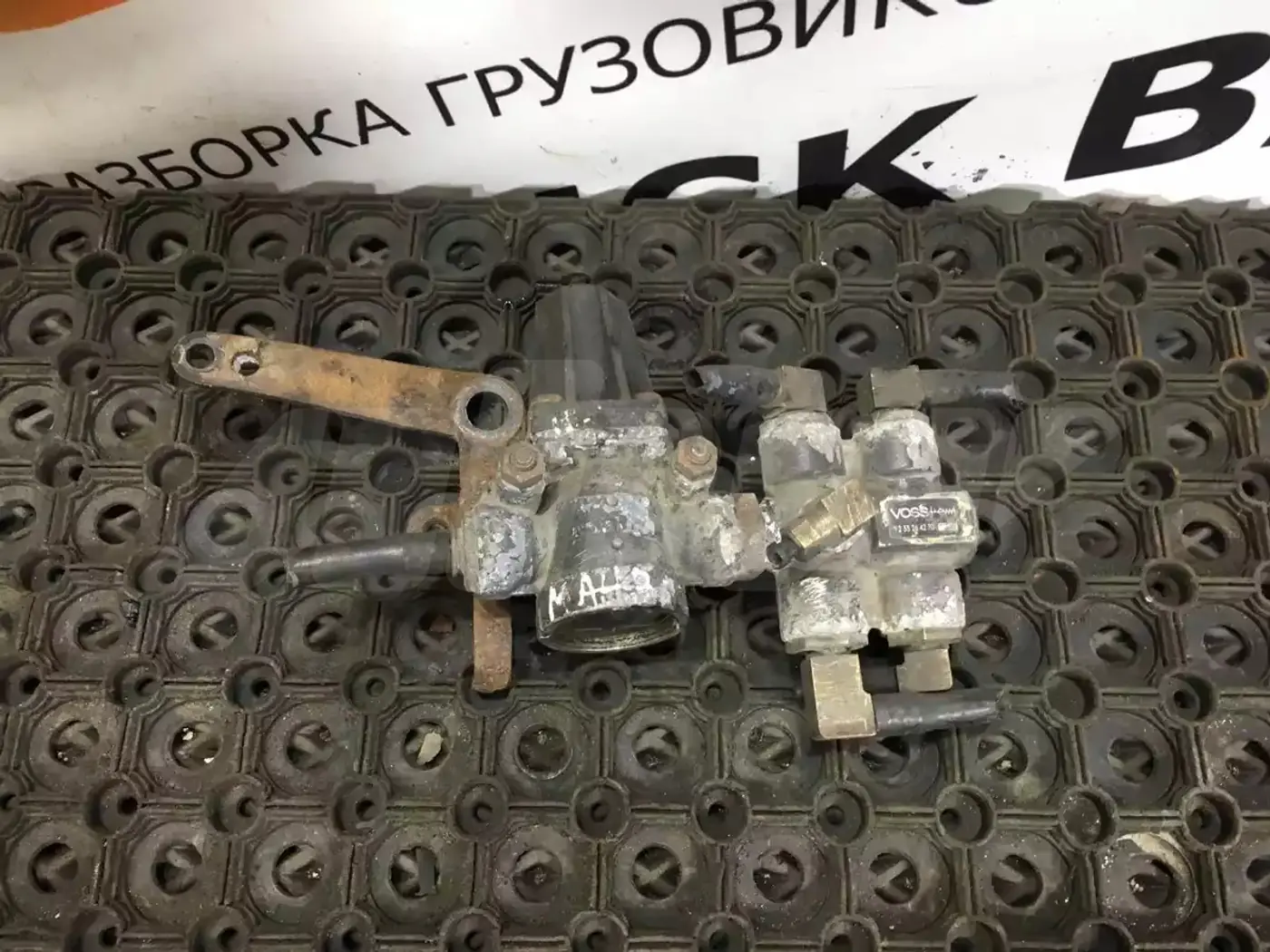Впускные и выпускные клапаны к MAN F 2000 1994